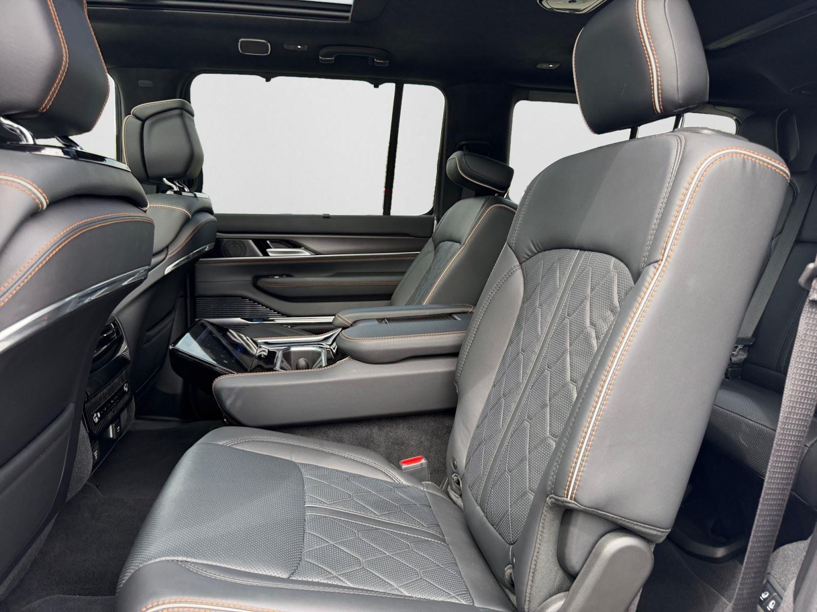 2025 Jeep Grand Wagoneer Series III Obsidian 4WD