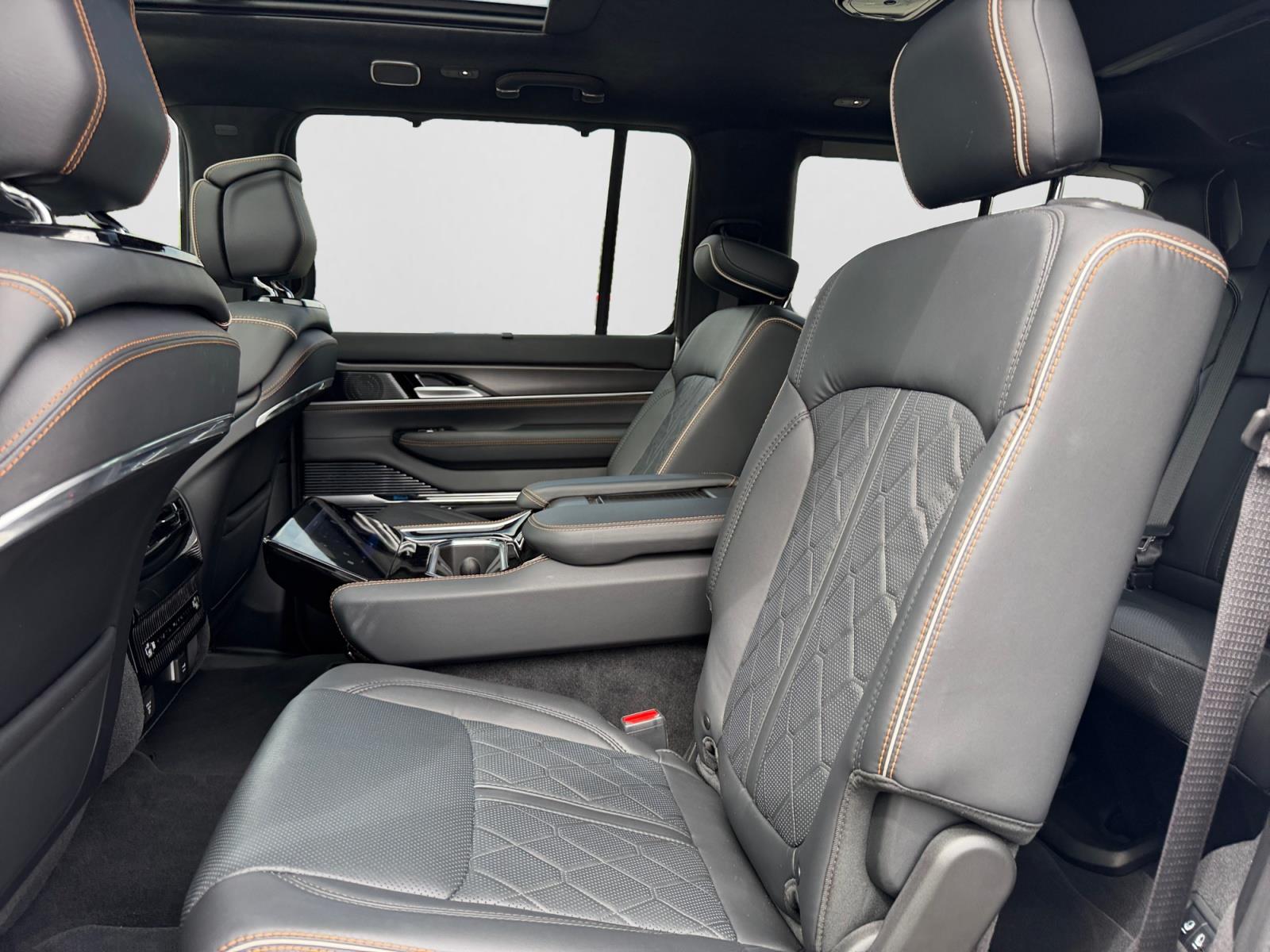 2025 Jeep Grand Wagoneer Series III Obsidian 4WD