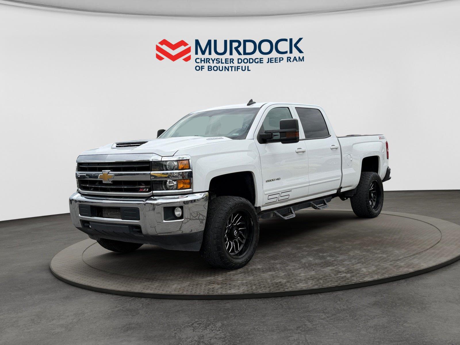 Summit White 2019 Chevrolet Silverado 2500HD Pickup Truck Four-Wheel Drive 6-Speed Automatic