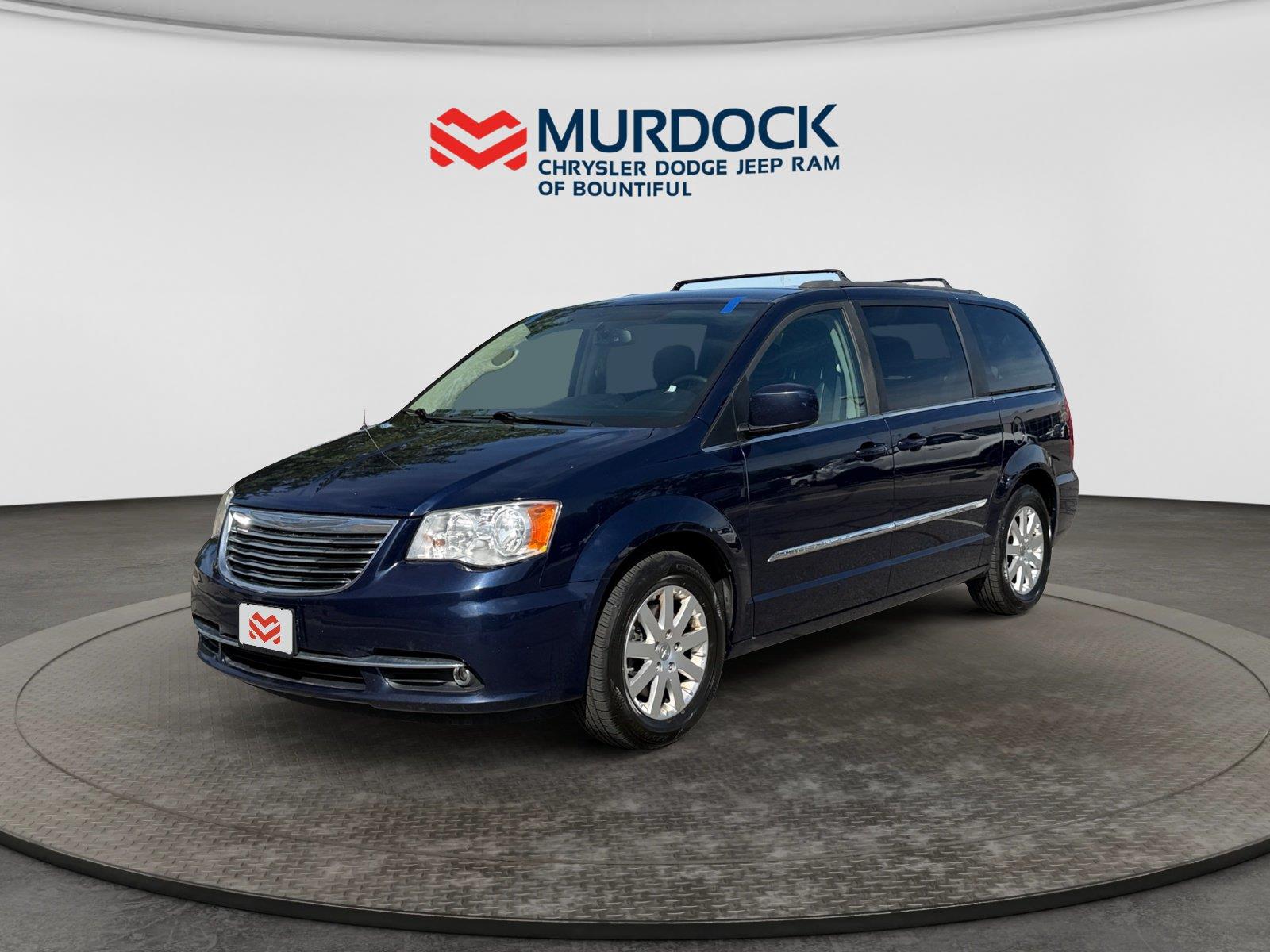  2015 Chrysler Town & Country Touring FWD   
