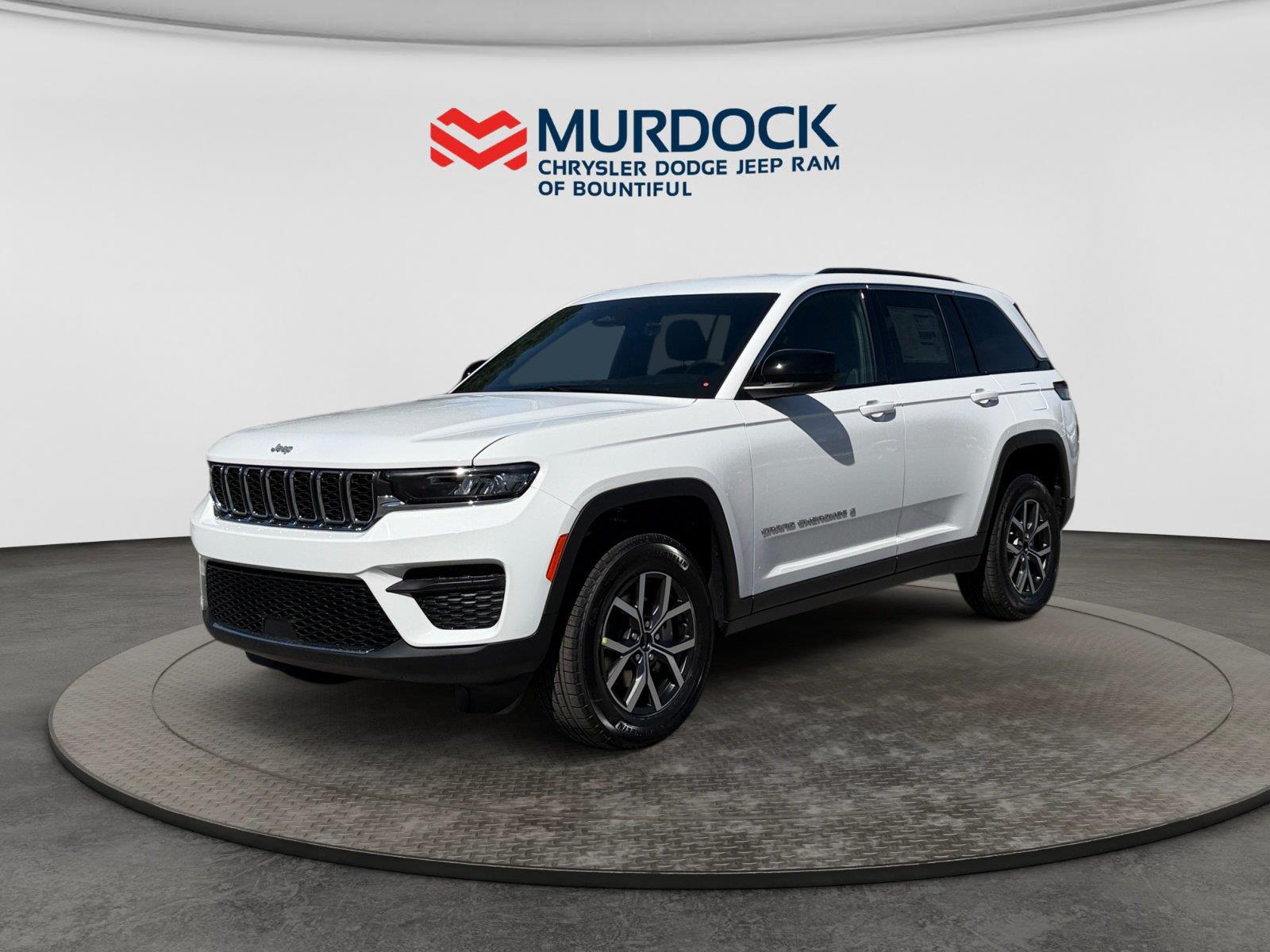 Bright White Clearcoat 2027 Jeep Grand Cherokee SUV / Crossover Four-Wheel Drive 8-Speed Automatic