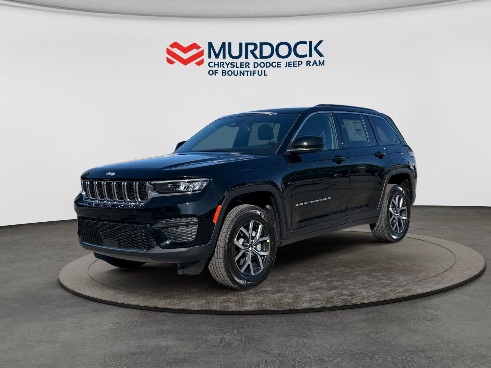 High Gloss Black 2027 Jeep Grand Cherokee SUV / Crossover Four-Wheel Drive 8-Speed Automatic