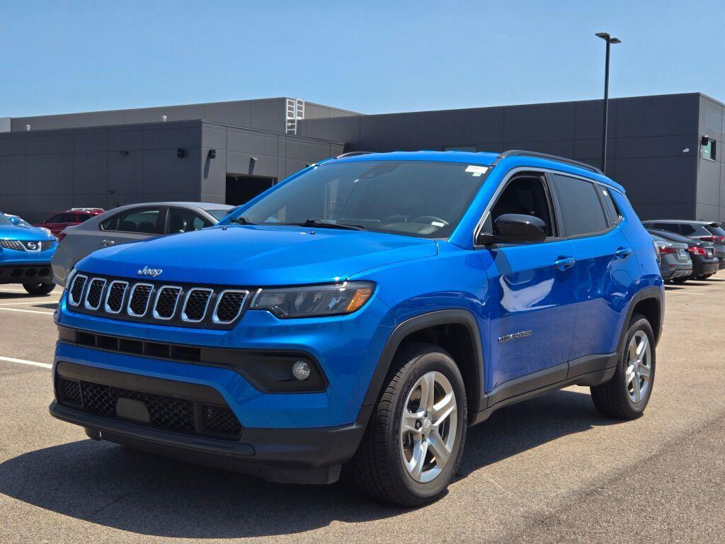 Hydro Blue Pearlcoat 2024 Jeep Compass SUV / Crossover Four-Wheel Drive 8-Speed Automatic