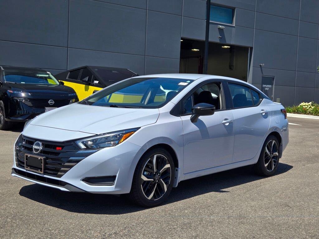 Gray Sky Pearl 2024 Nissan Versa Sedan Front-Wheel Drive Continuously Variable Transmission