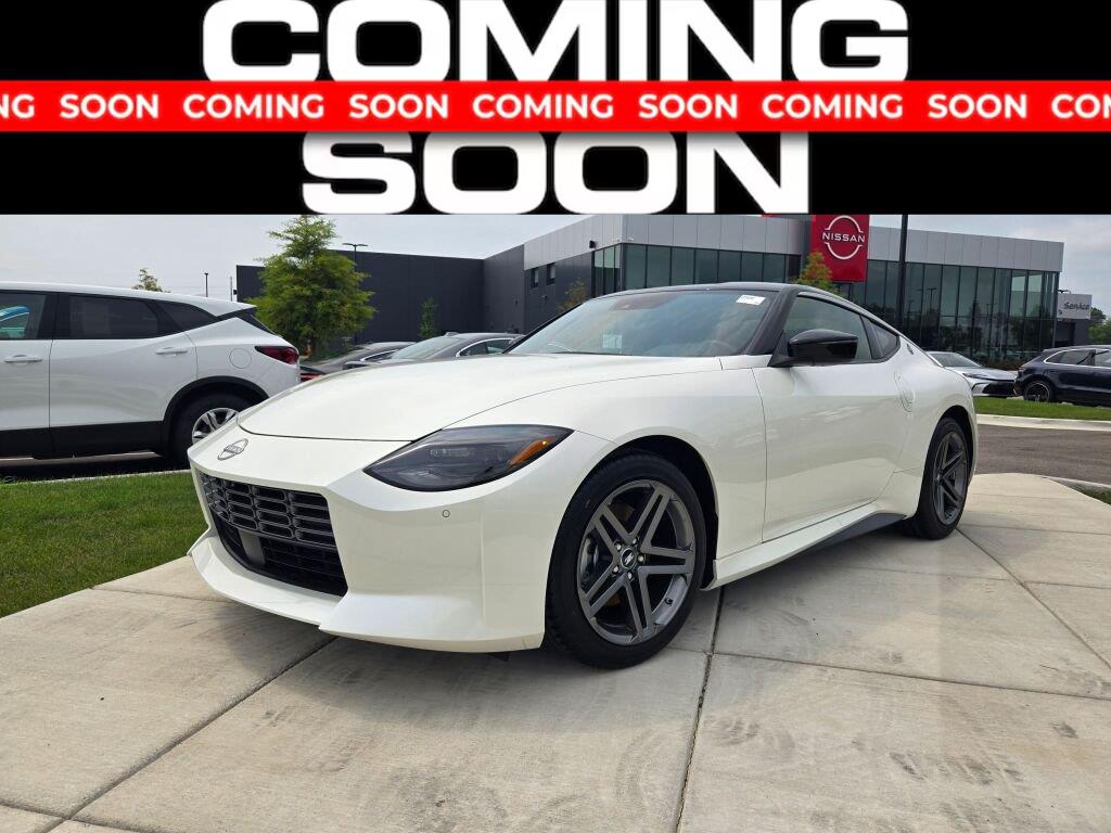 Pearl White Tricoat/Super Black 2026 Nissan Z Coupe Rear-Wheel Drive Manual