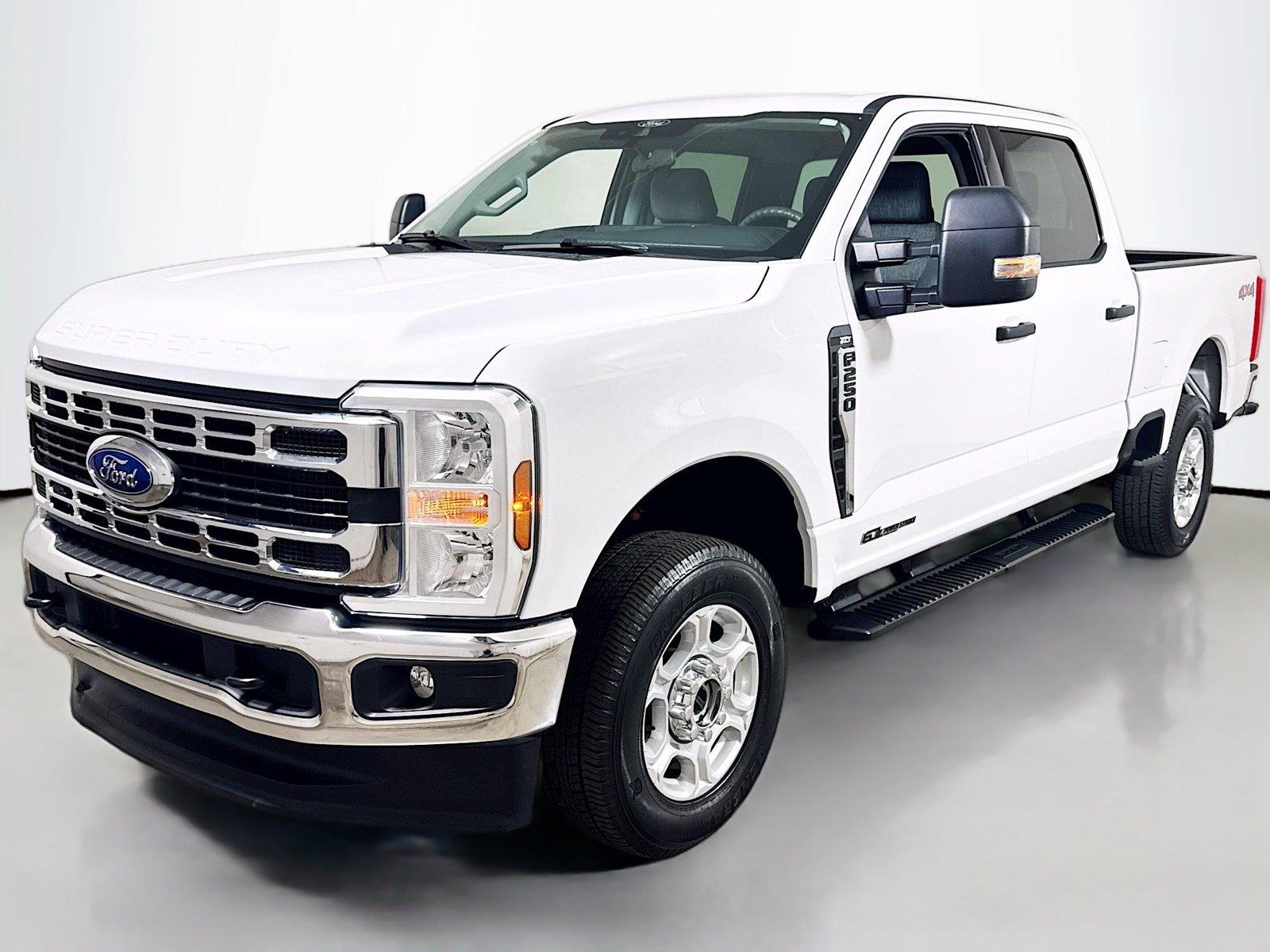 2025 Ford F-250 Super Duty XLT Crew Cab 4WD
