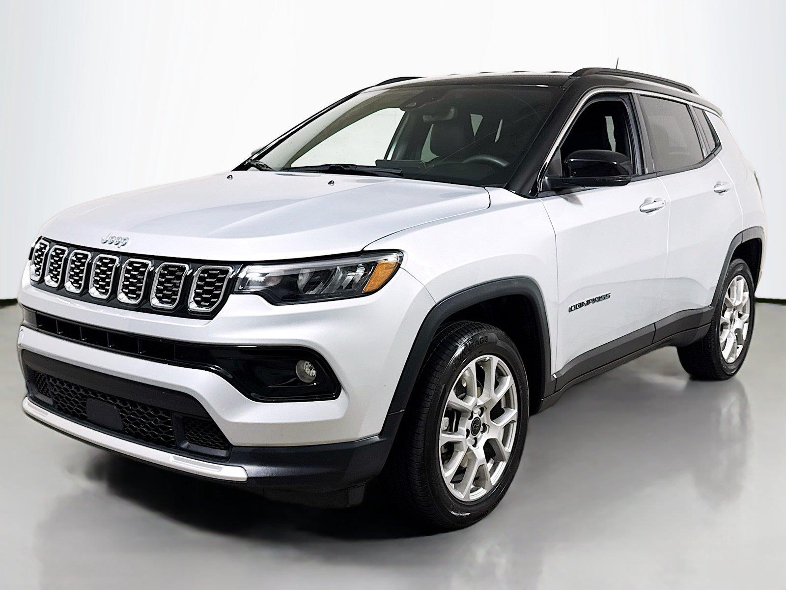 Silver Zynith Metallic Clearcoat 2025 Jeep Compass SUV / Crossover Four-Wheel Drive 8-Speed Automatic
