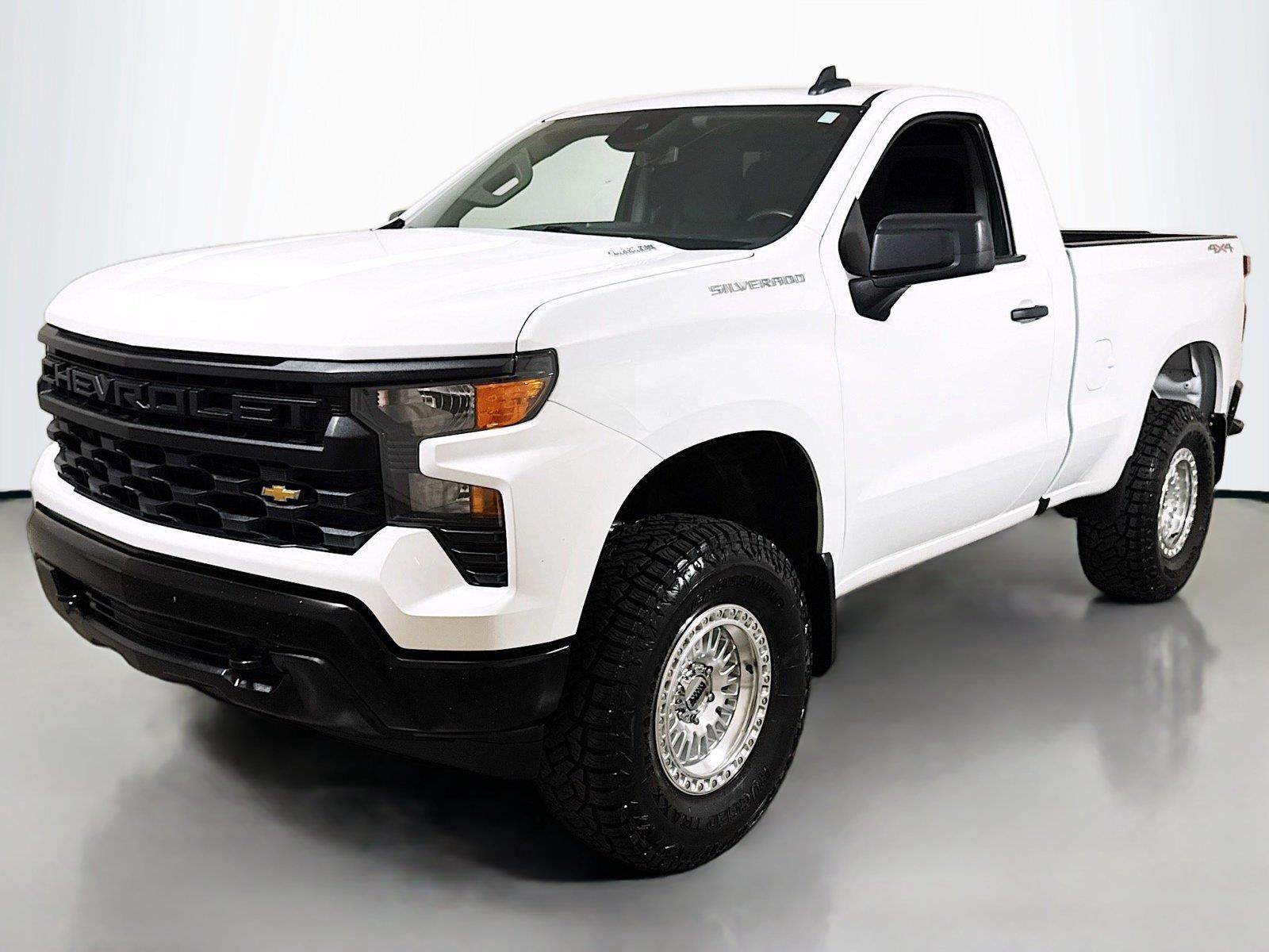 Summit White 2025 Chevrolet Silverado 1500 Pickup Truck Four-Wheel Drive 8-Speed Automatic