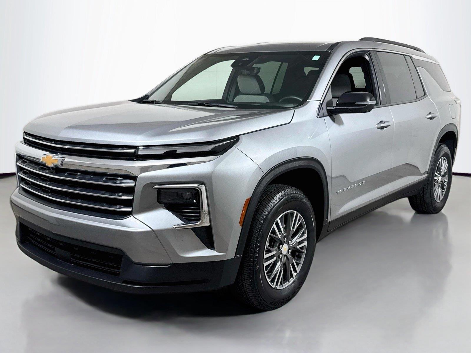 Sterling Gray Metallic 2026 Chevrolet Traverse SUV / Crossover Front-Wheel Drive 8-Speed Automatic