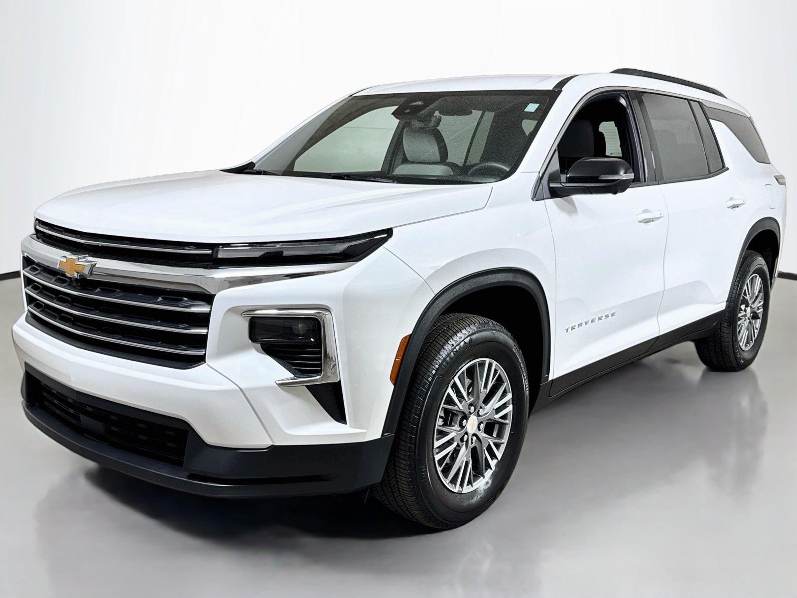 Summit White 2026 Chevrolet Traverse SUV / Crossover Front-Wheel Drive 8-Speed Automatic