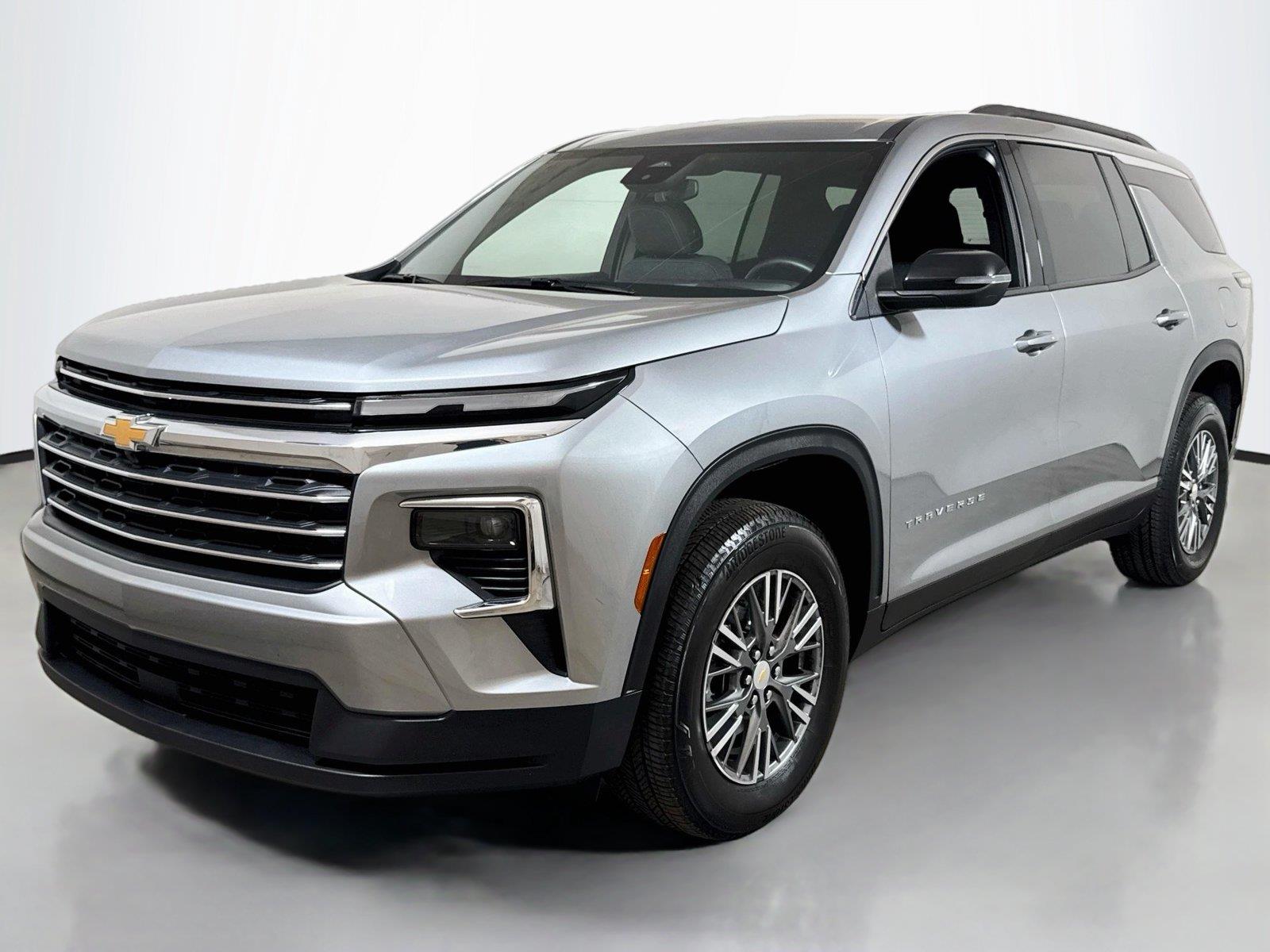 Sterling Gray Metallic 2026 Chevrolet Traverse SUV / Crossover Front-Wheel Drive 8-Speed Automatic