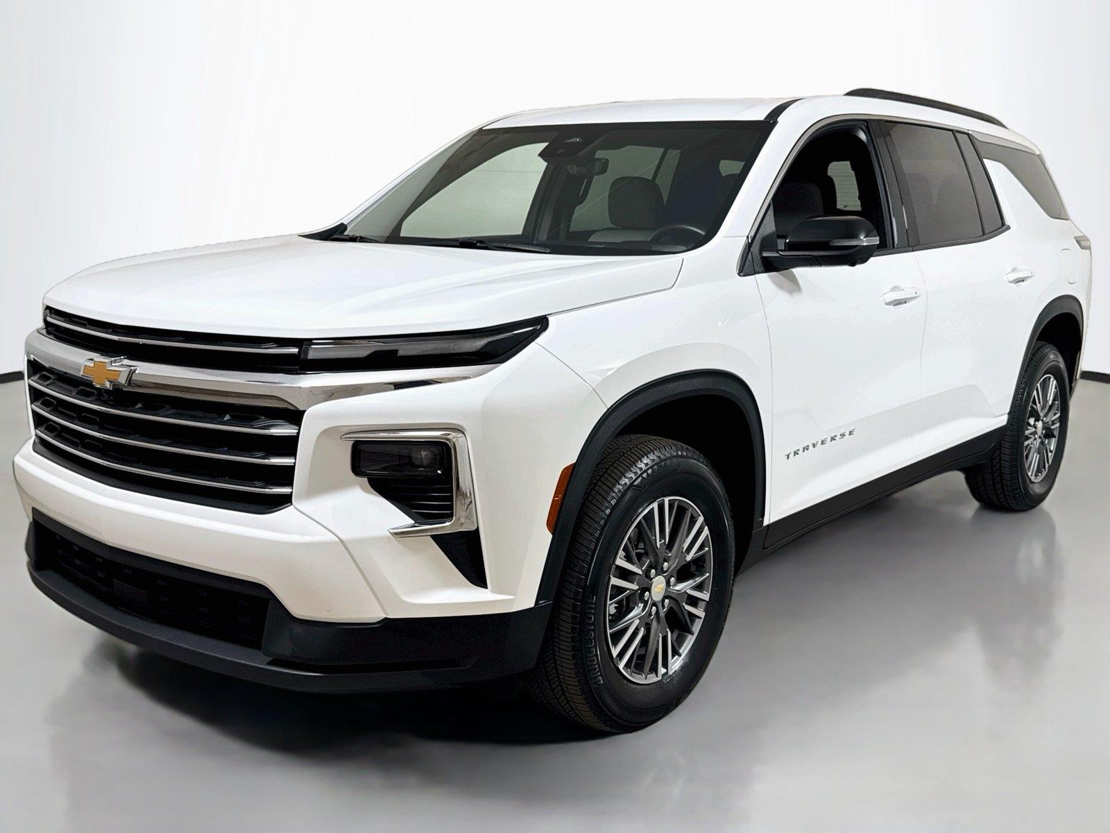 Summit White 2026 Chevrolet Traverse SUV / Crossover Front-Wheel Drive 8-Speed Automatic