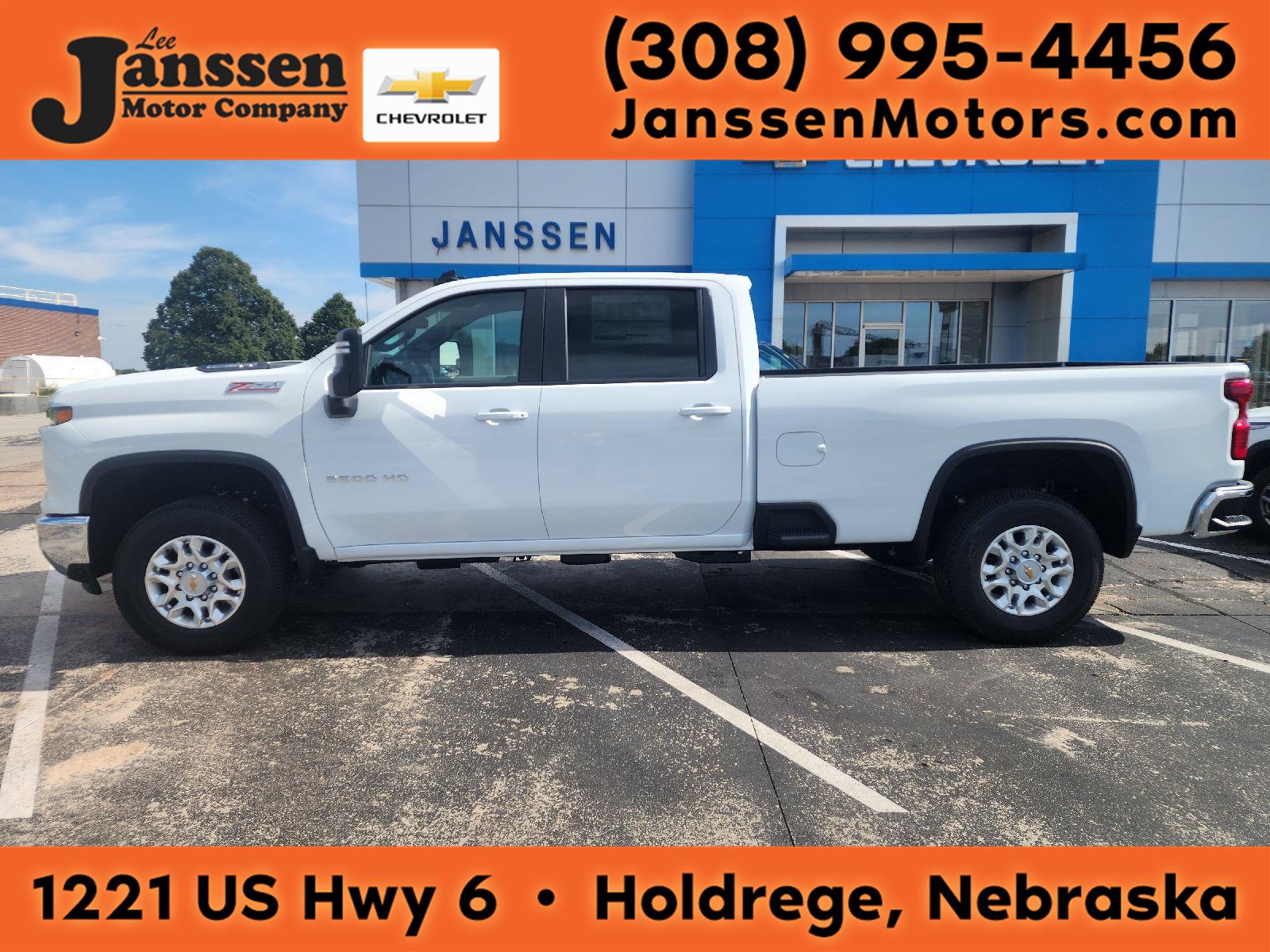 Summit White 2026 Chevrolet Silverado 3500HD LT Crew Cab 4WD Pickup Truck Four-Wheel Drive Automatic
