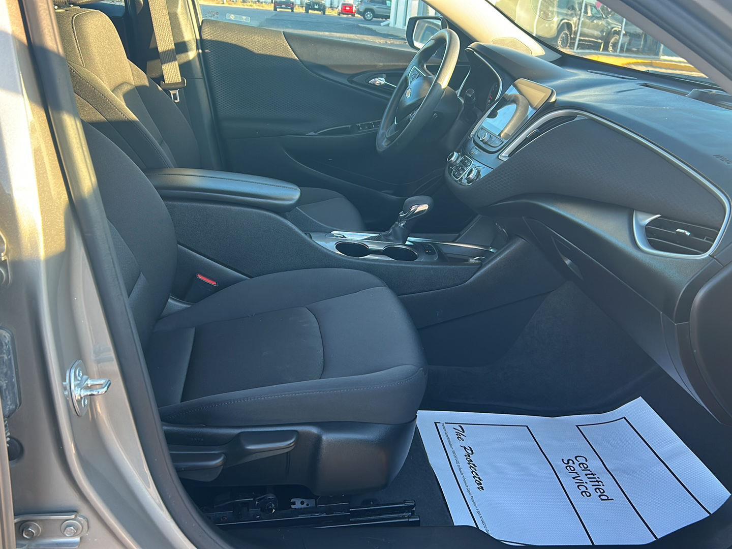 View vehicle photo 7