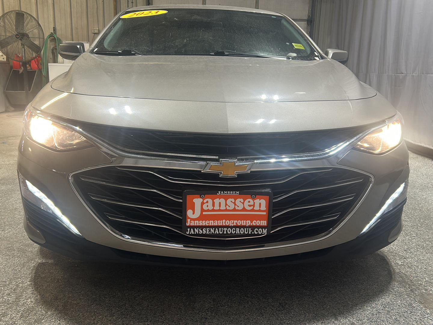 View vehicle photo 6