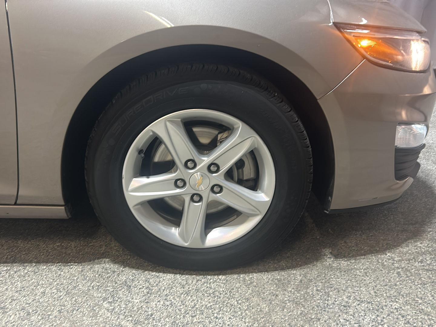 View vehicle photo 7