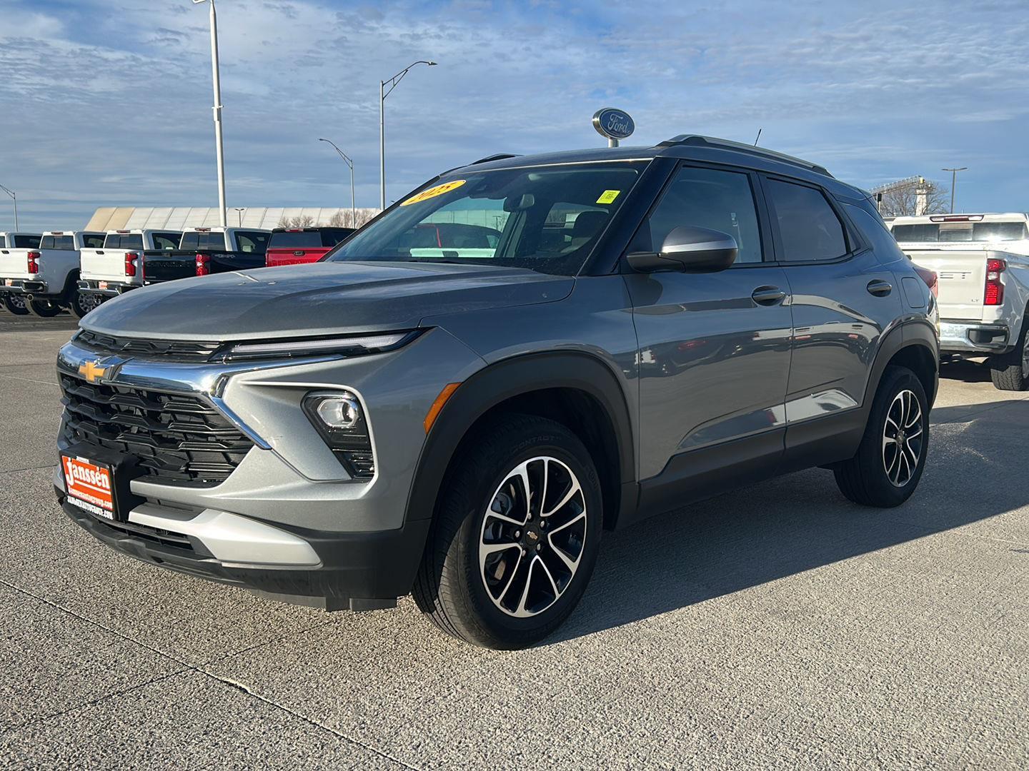 View vehicle photo 2