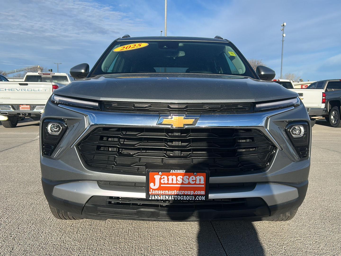 View vehicle photo 3