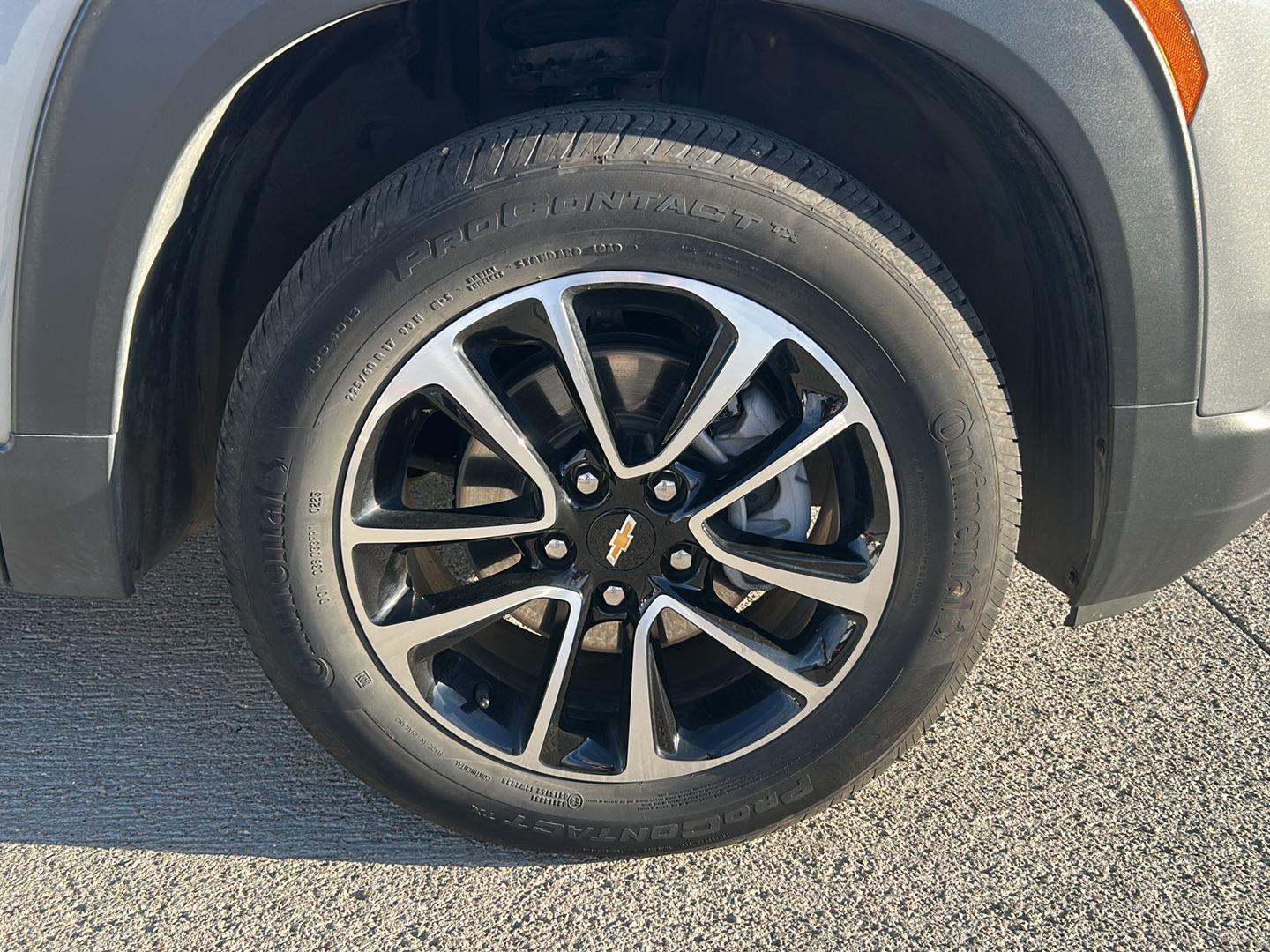 View vehicle photo 5