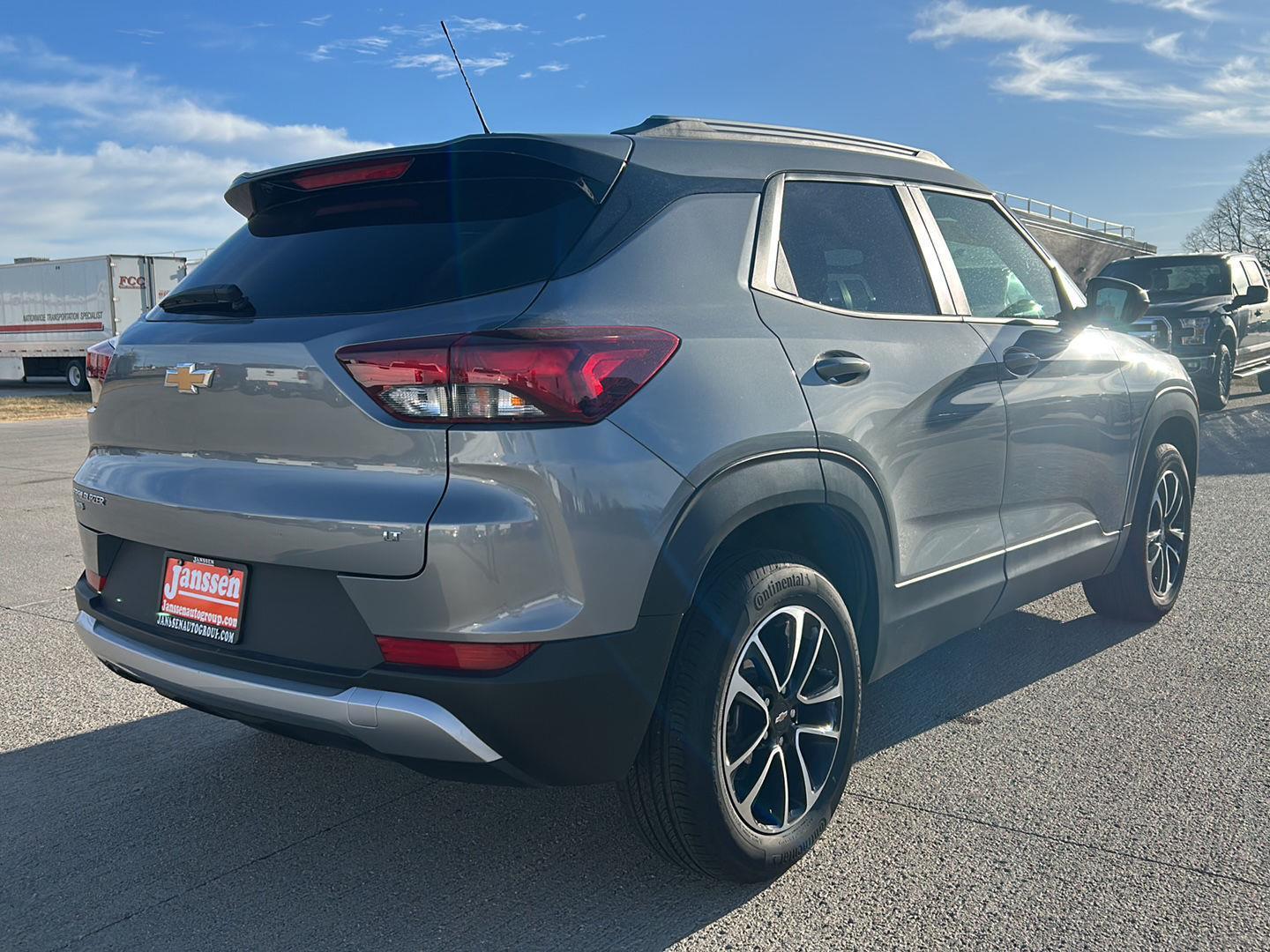 View vehicle photo 6