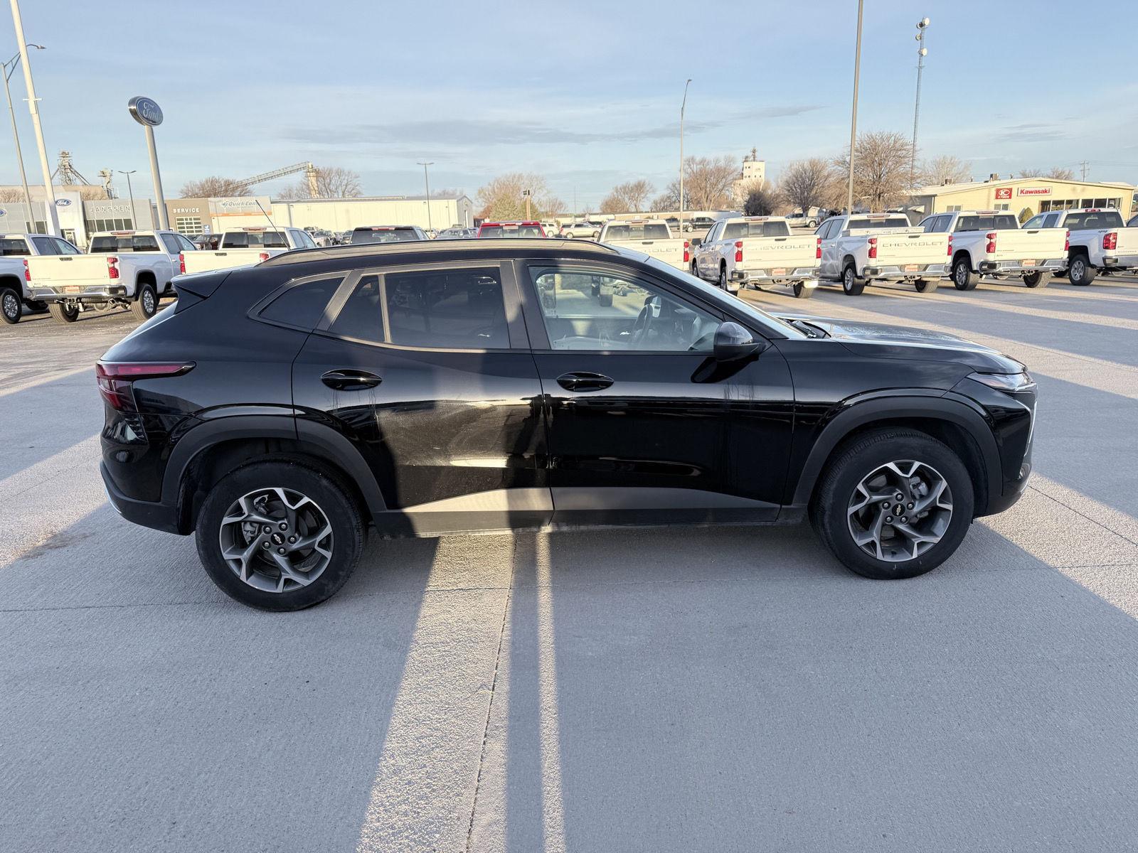 View vehicle photo 5