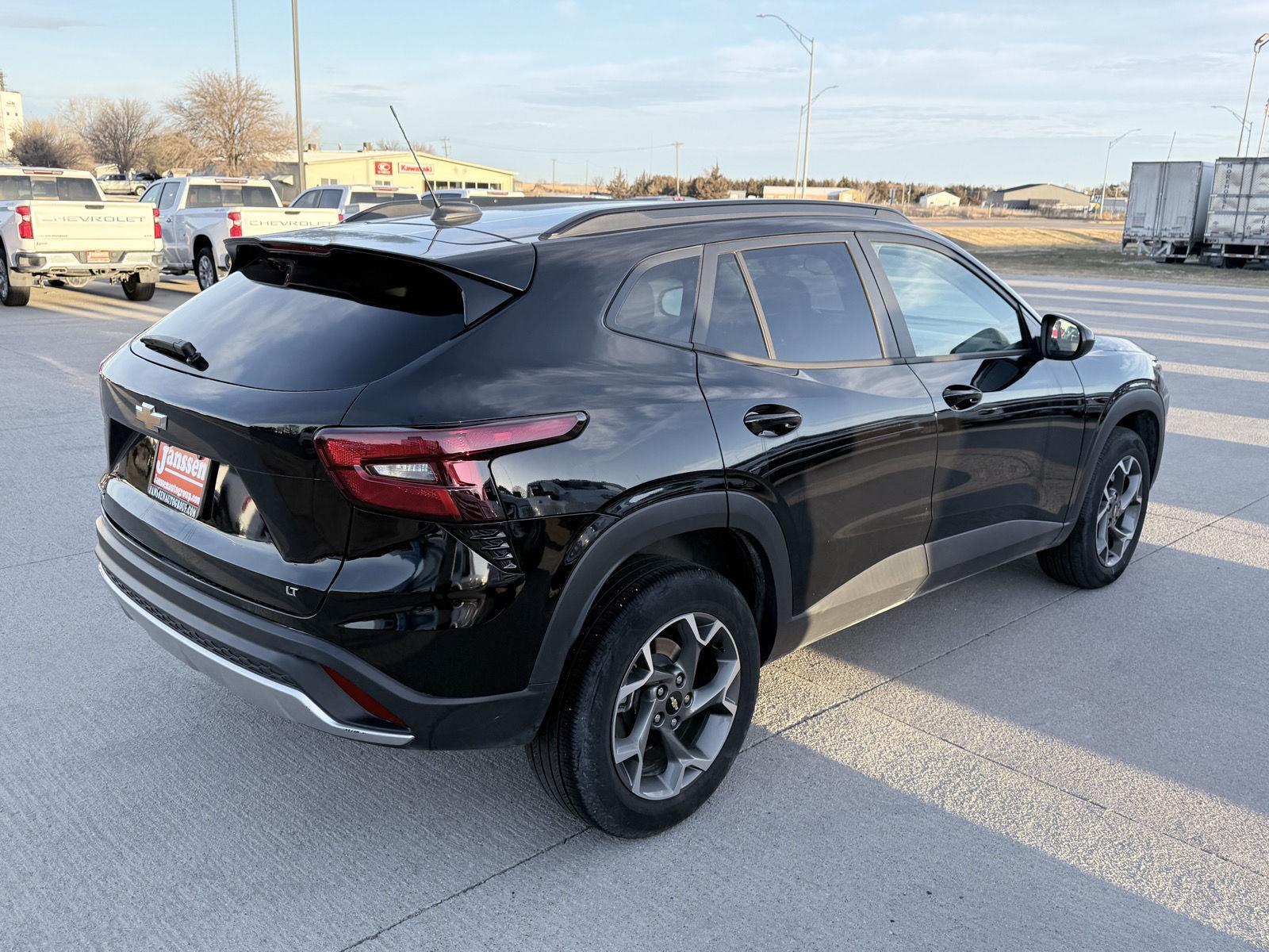 View vehicle photo 6