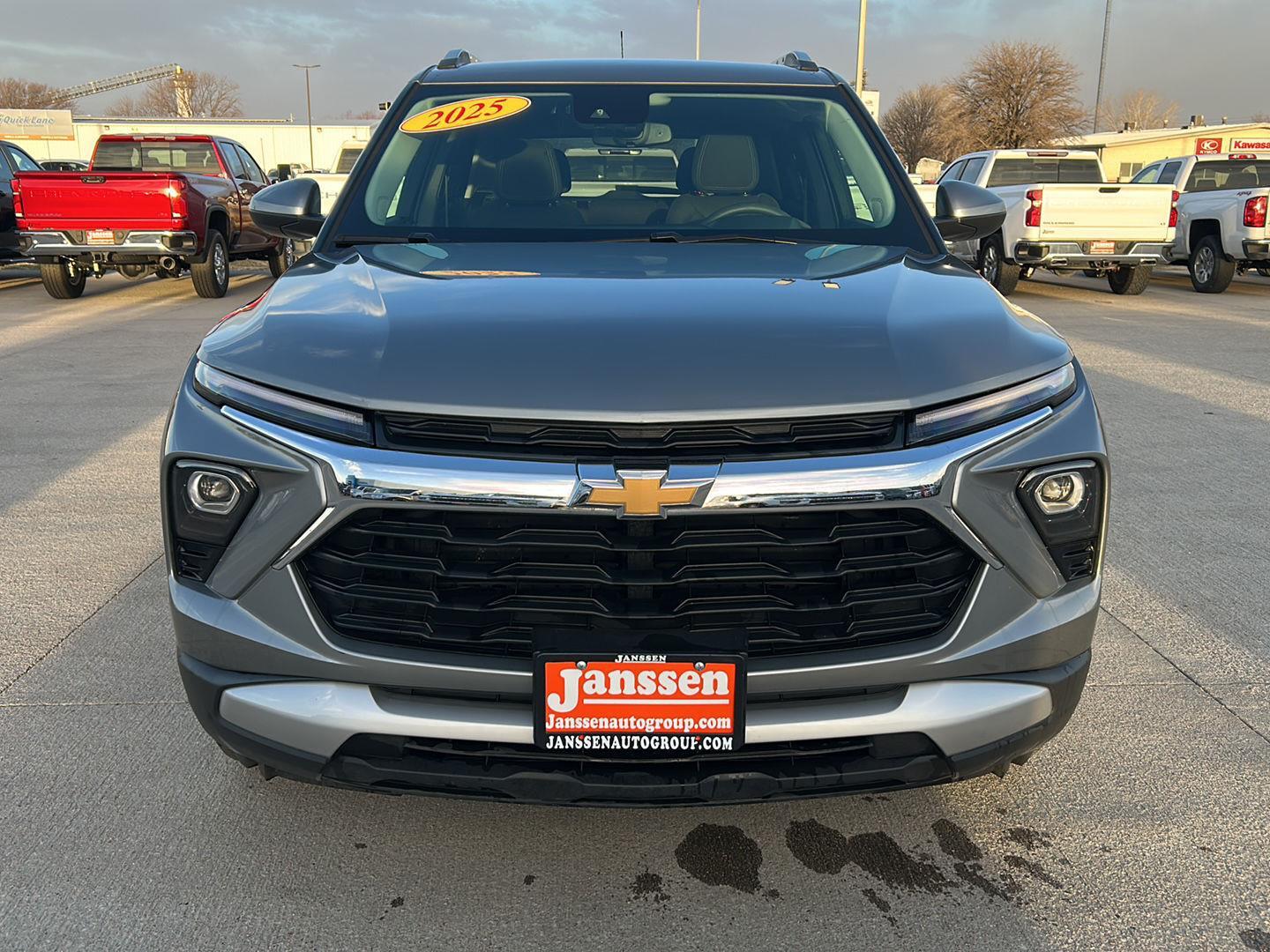 View vehicle photo 5