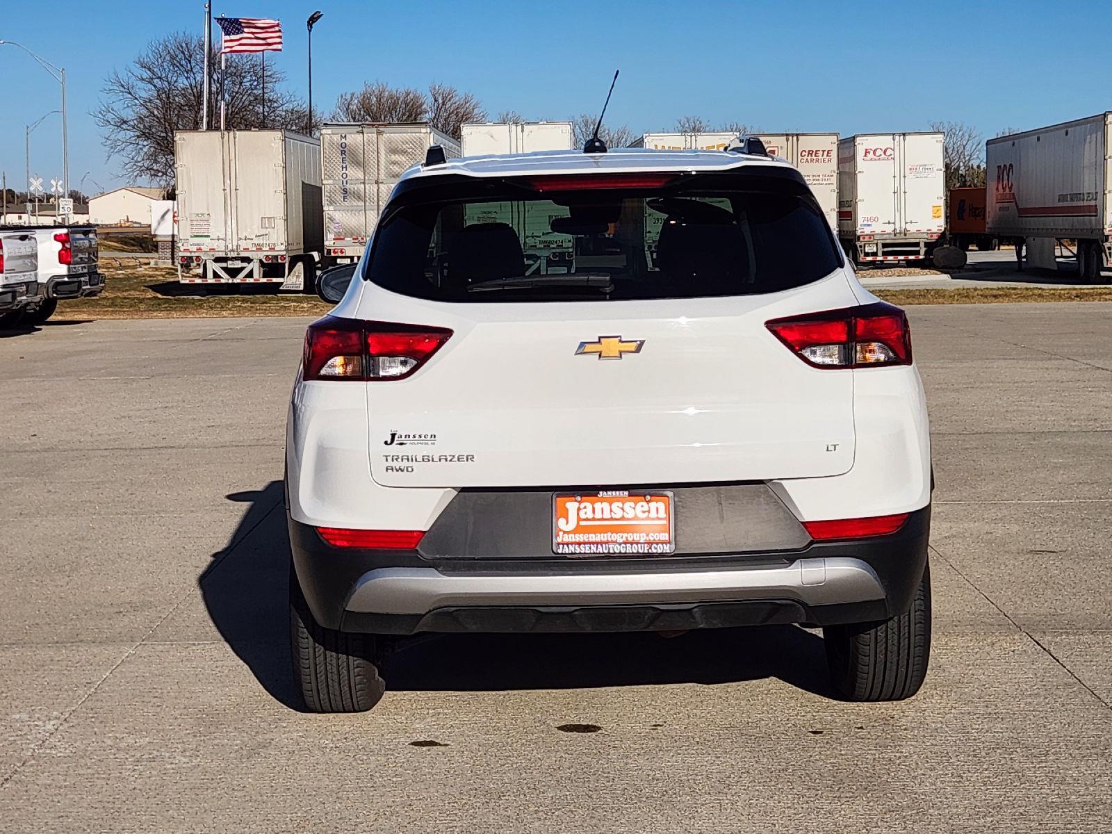 View vehicle photo 7