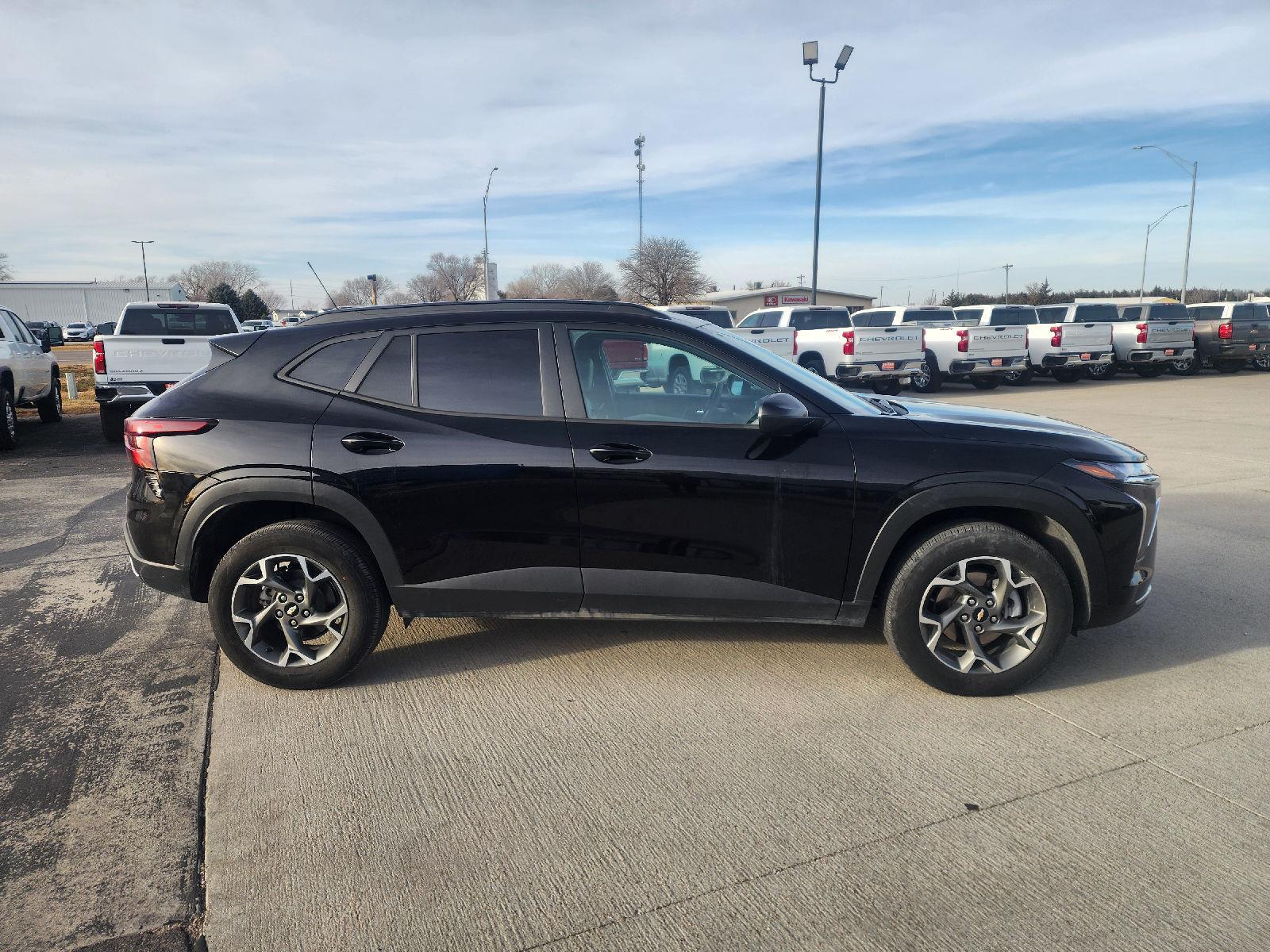 2025 Chevrolet Trax LT FWD