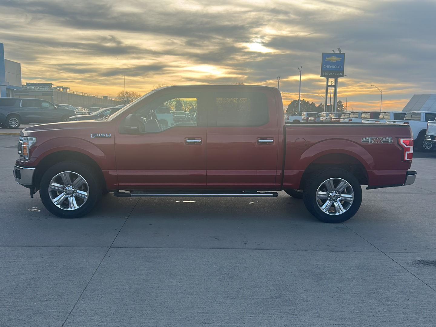 Ruby Red Metallic Tinted Clearcoat 2019 Ford F-150 XLT SuperCrew 4WD Pickup Truck Four-Wheel Drive 6-Speed Automatic