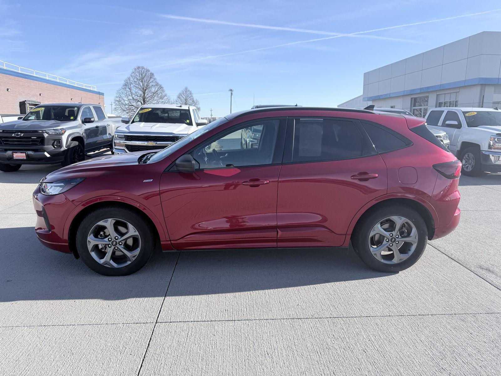 Rapid Red Metallic Tinted Clearcoat 2024 Ford Escape ST-Line FWD SUV / Crossover Front-Wheel Drive 8-Speed Automatic