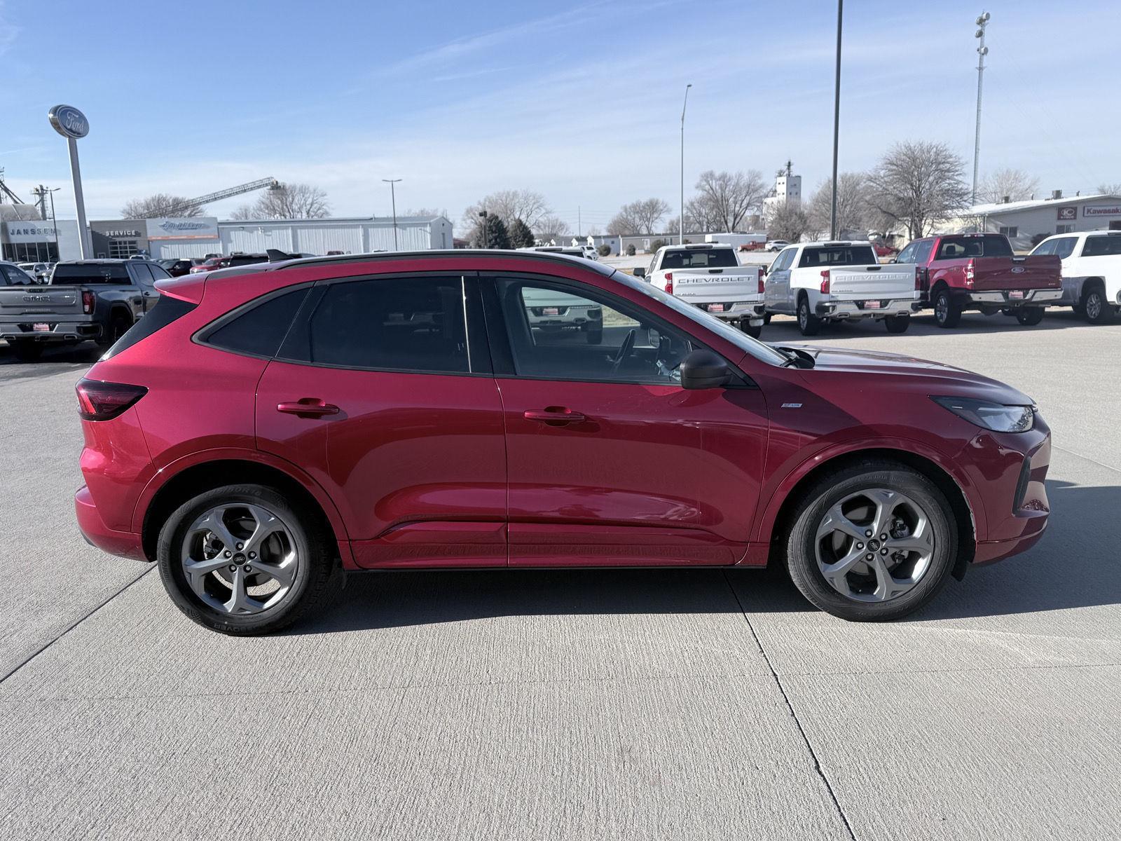 View vehicle photo 5