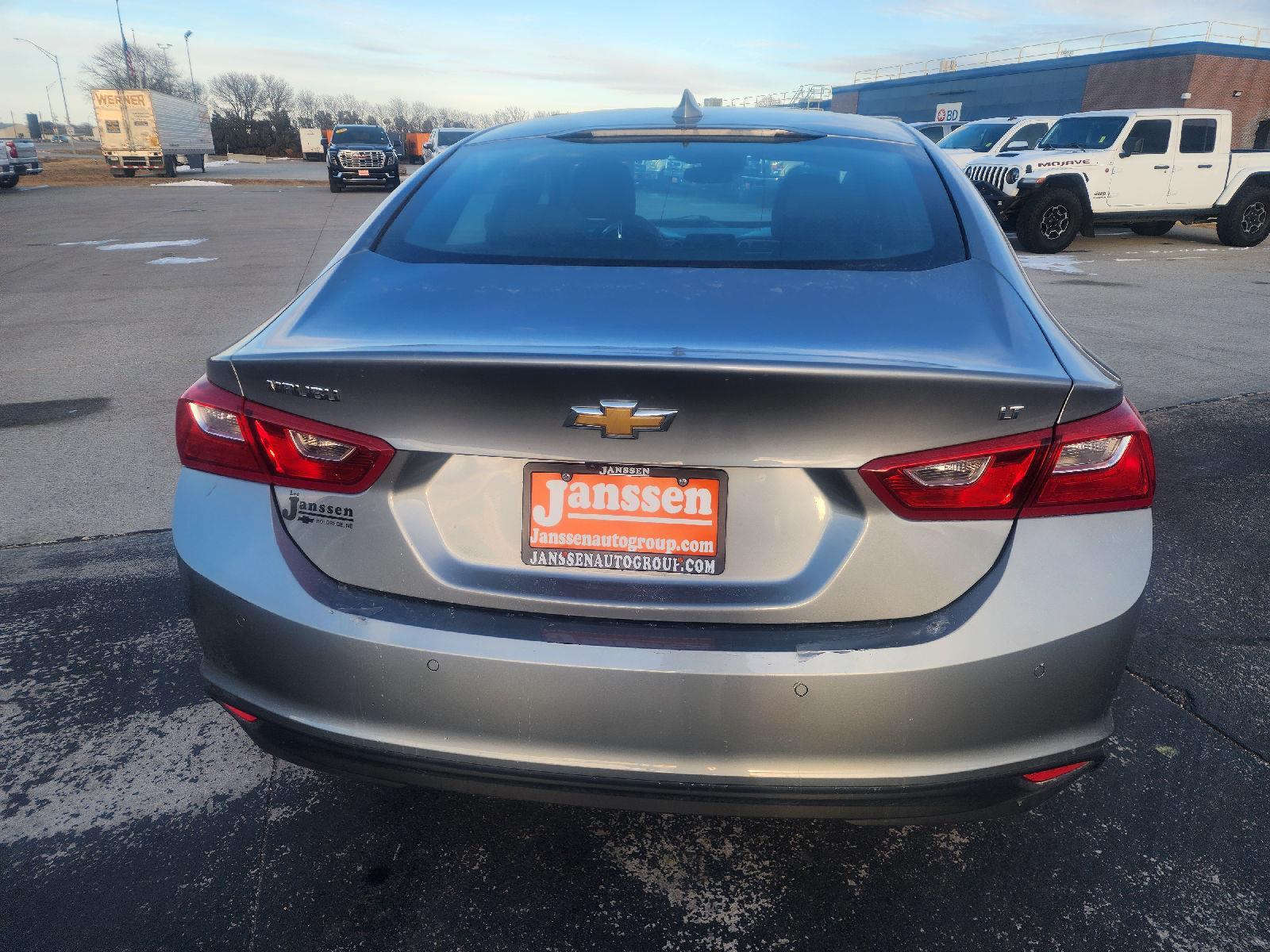 View vehicle photo 5