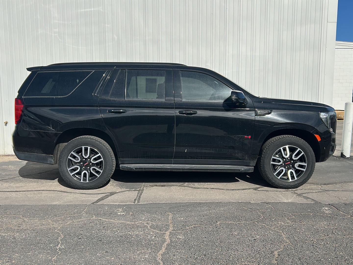 2024 GMC Yukon AT4 4WD