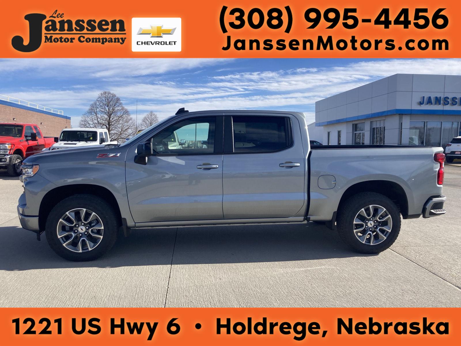 Sterling Gray Metallic 2026 Chevrolet Silverado 1500 RST Crew Cab 4WD Pickup Truck Four-Wheel Drive 8-Speed Automatic