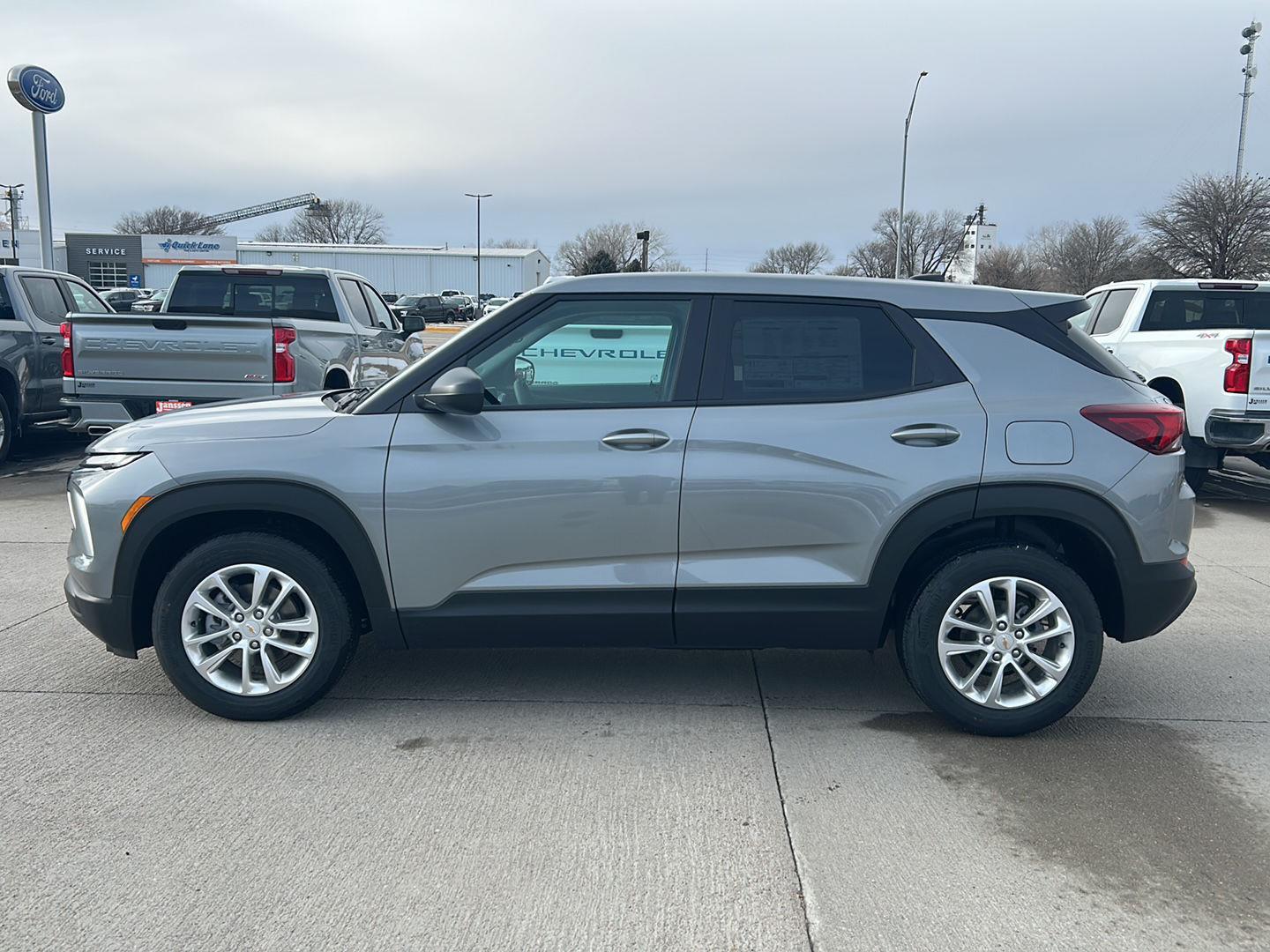 Sterling Gray Metallic 2026 Chevrolet Trailblazer LS FWD SUV / Crossover Front-Wheel Drive Continuously Variable Transmission