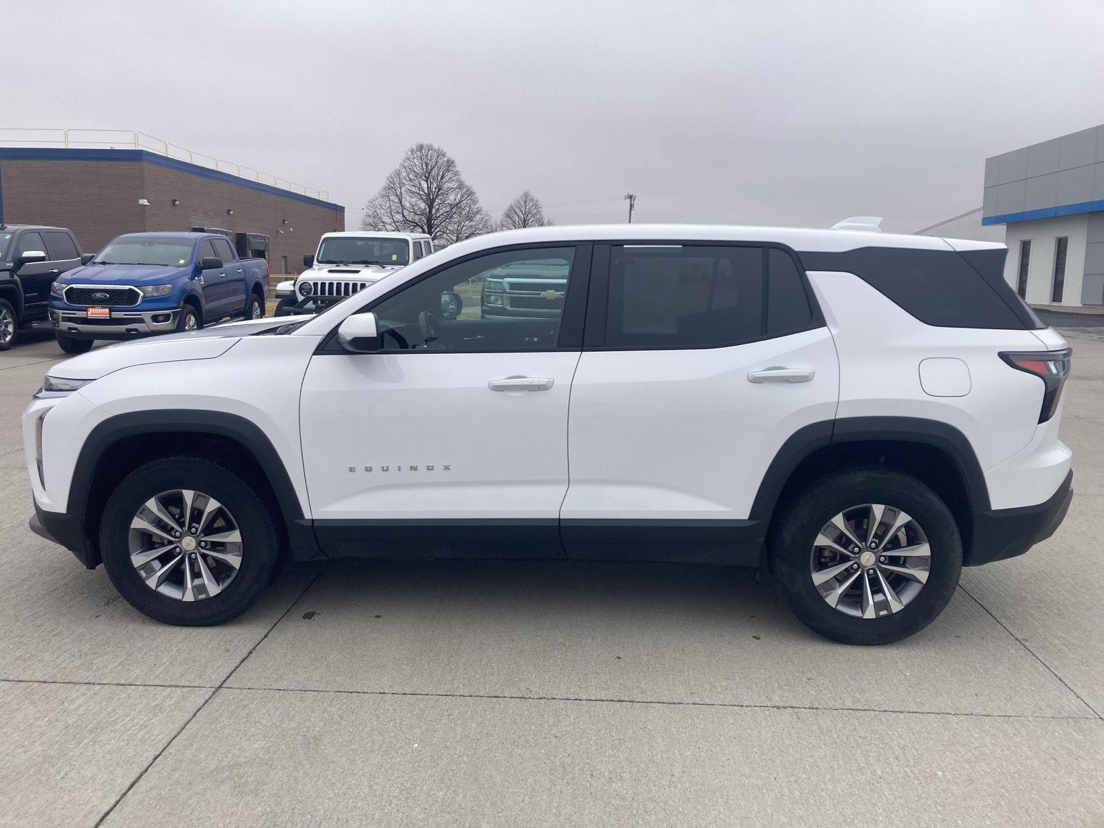 View vehicle photo 5