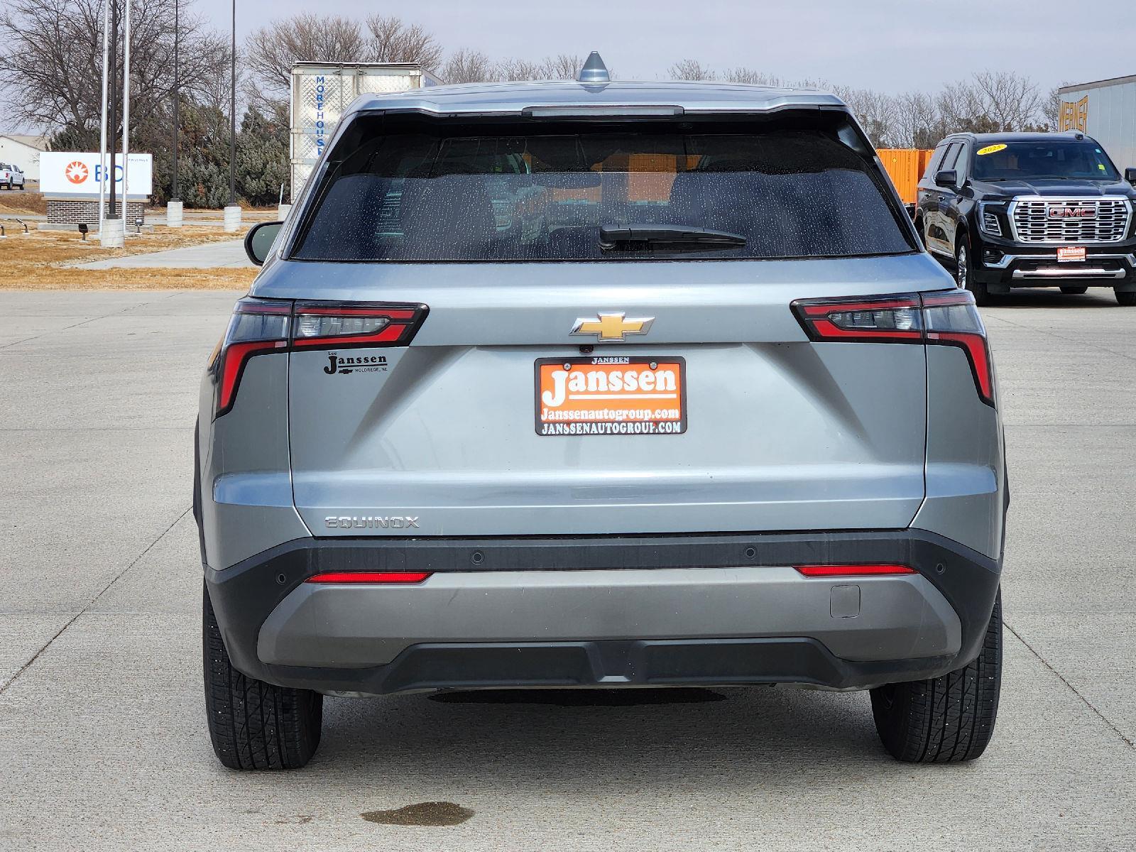 View vehicle photo 7