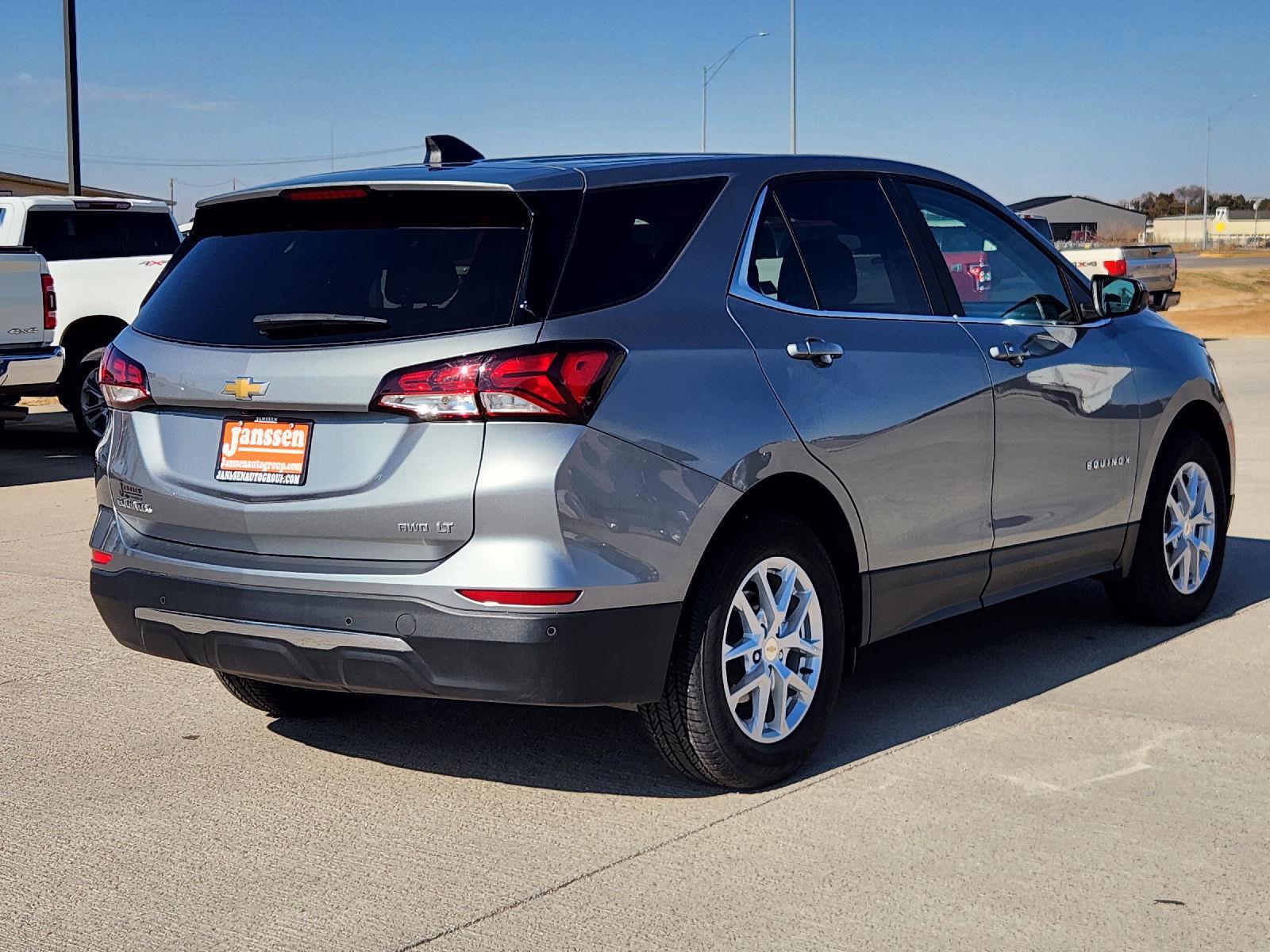 View vehicle photo 6