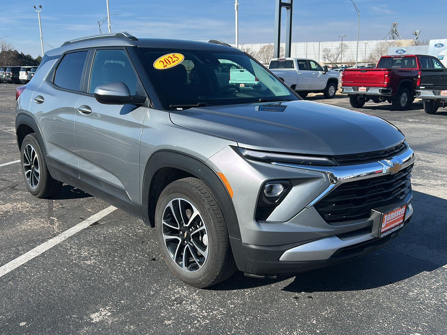 View vehicle photo 4