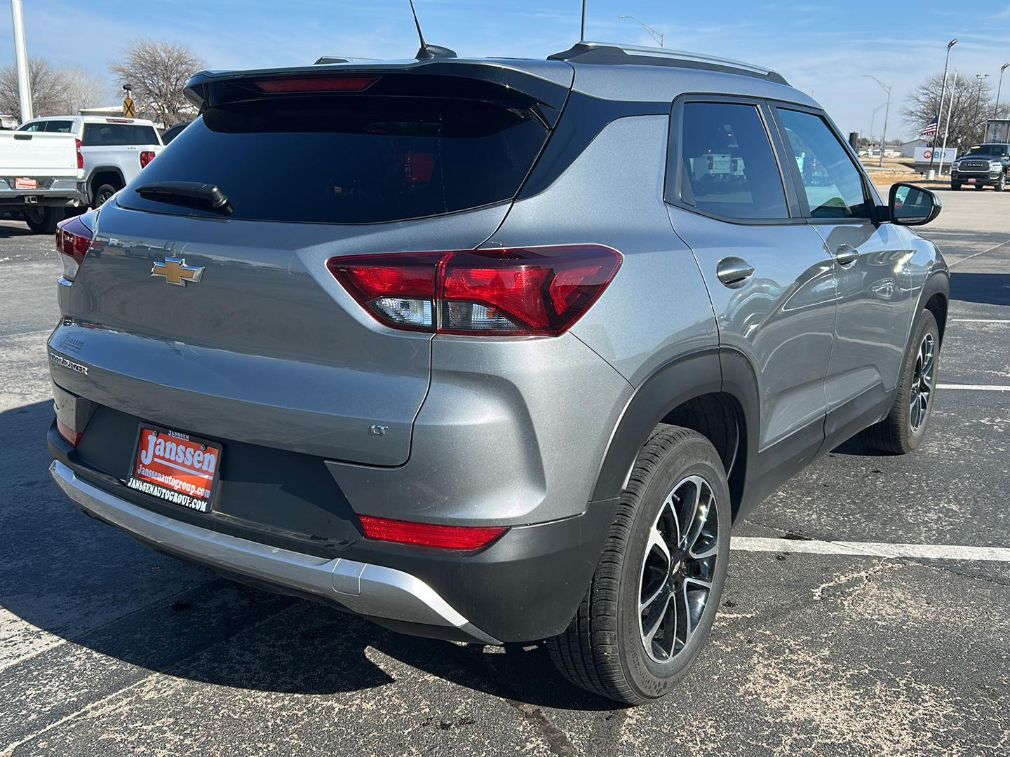 View vehicle photo 6