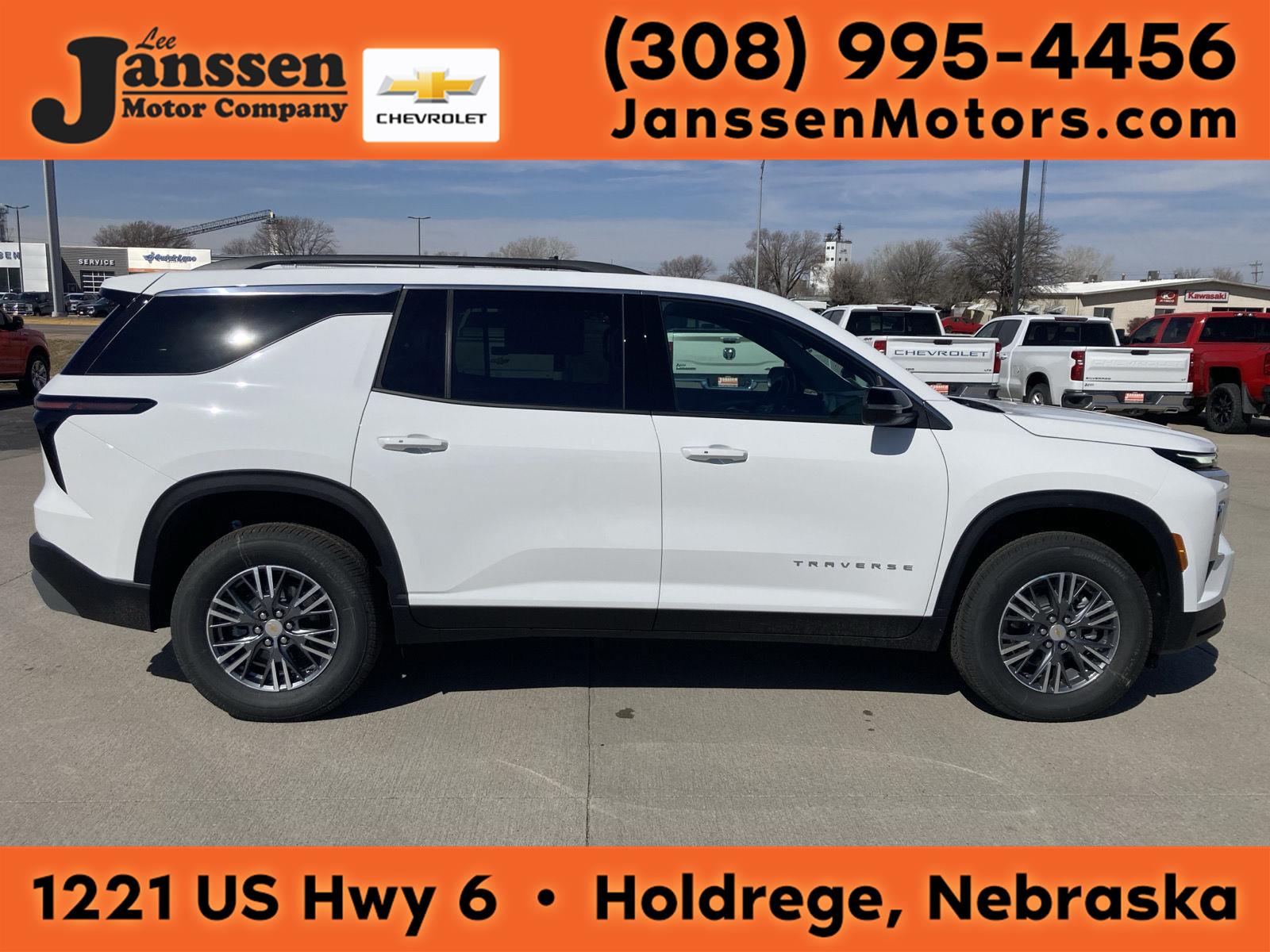 Summit White 2026 Chevrolet Traverse LT FWD SUV / Crossover Front-Wheel Drive 8-Speed Automatic