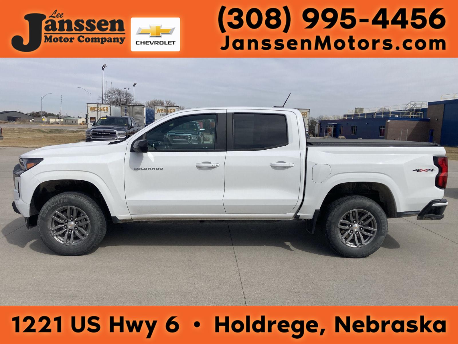 Summit White 2023 Chevrolet Colorado LT Crew Cab 4WD Pickup Truck Four-Wheel Drive 8-Speed Automatic
