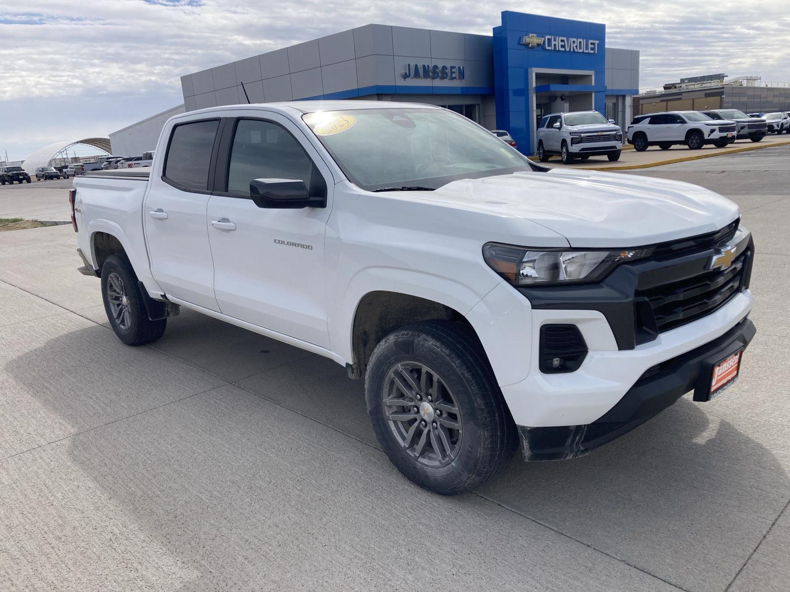 View vehicle photo 6