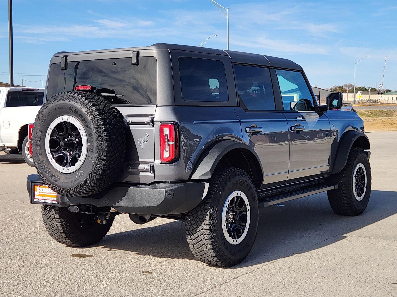 View vehicle photo 6