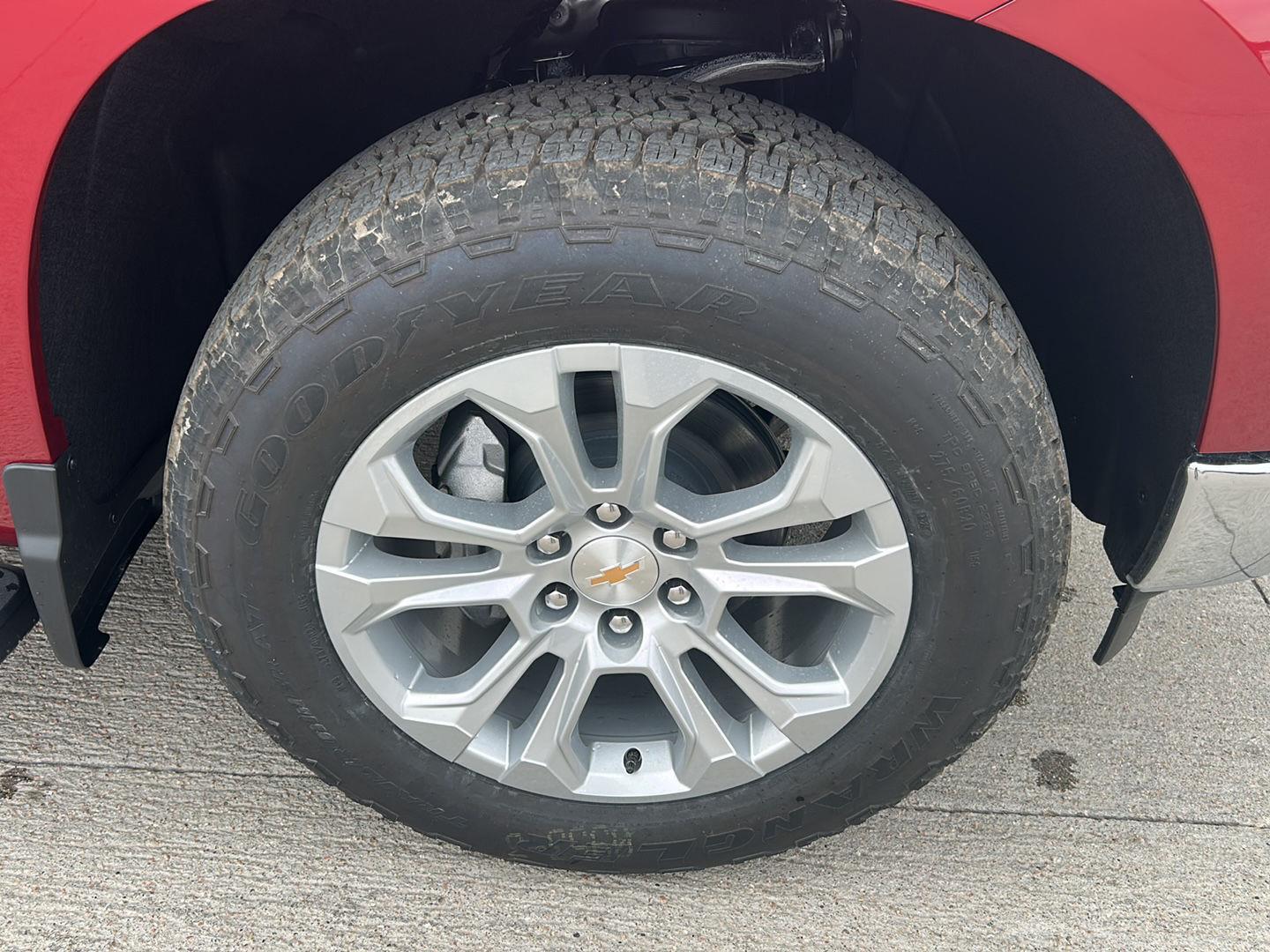 View vehicle photo 6