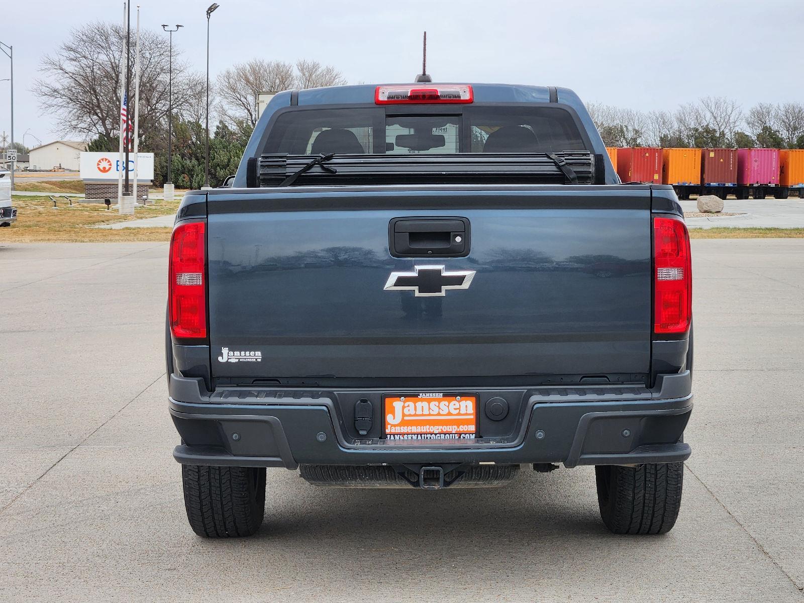 View vehicle photo 7