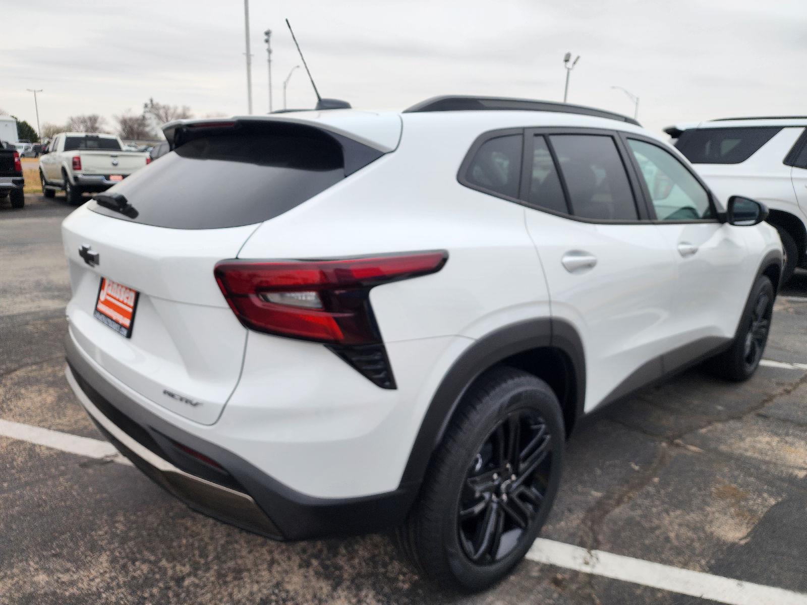 View vehicle photo 6