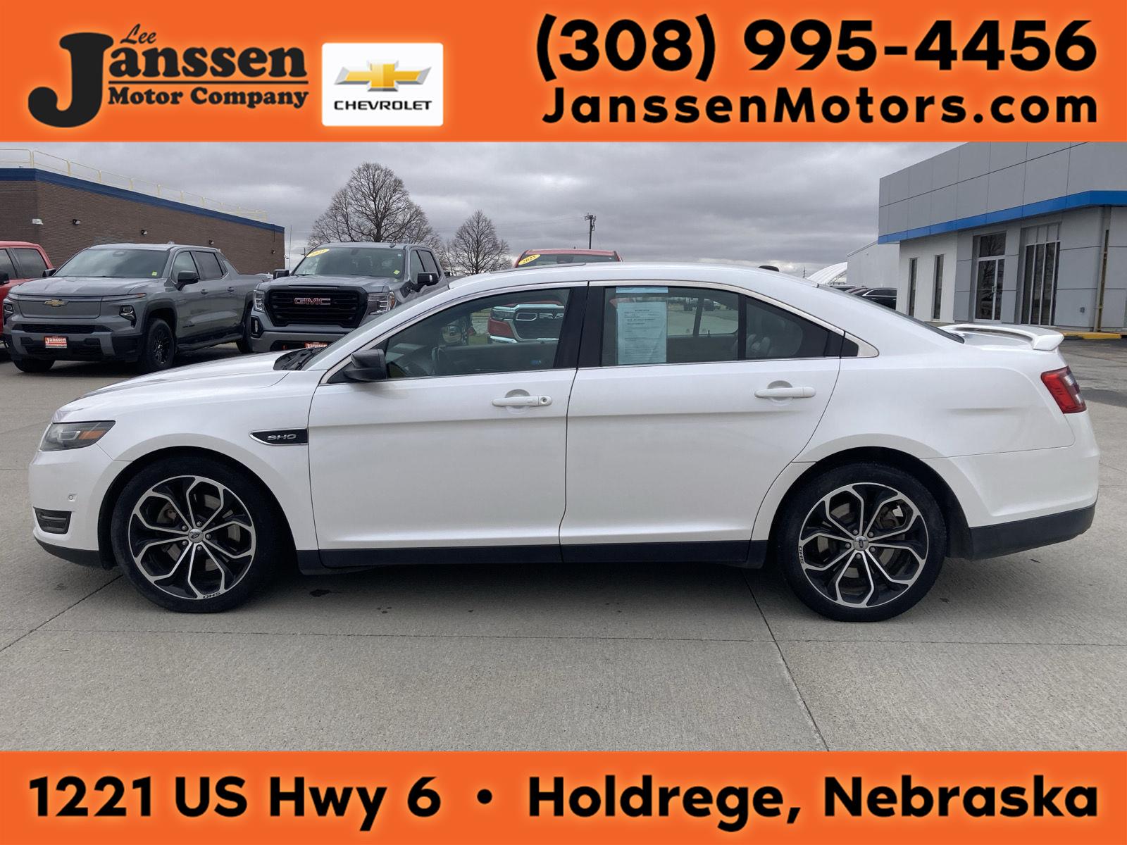 White Platinum Metallic Tri-Coat 2013 Ford Taurus SHO AWD Sedan All-Wheel Drive 6-Speed Automatic