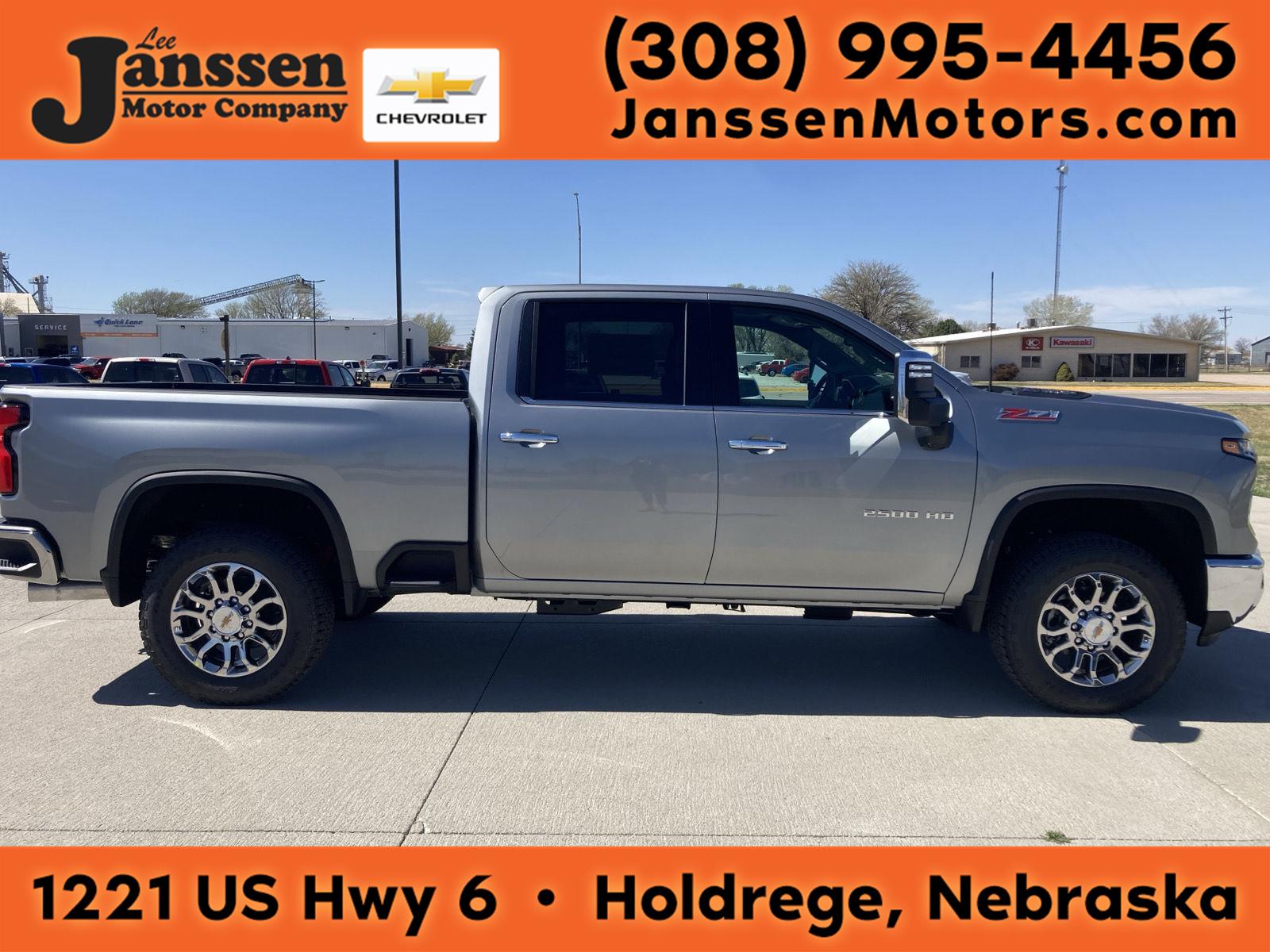 Sterling Gray Metallic 2026 Chevrolet Silverado 2500HD Pickup Truck Four-Wheel Drive Automatic